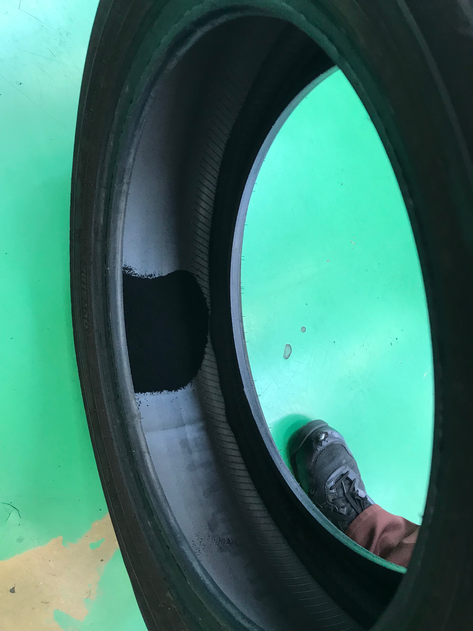 パンク タイヤ一本交換！！ サービス事例 タイヤ館 足立 東京都のタイヤ、カー用品ショップ タイヤからはじまる、トータルカーメンテナンス タイヤ館グループ