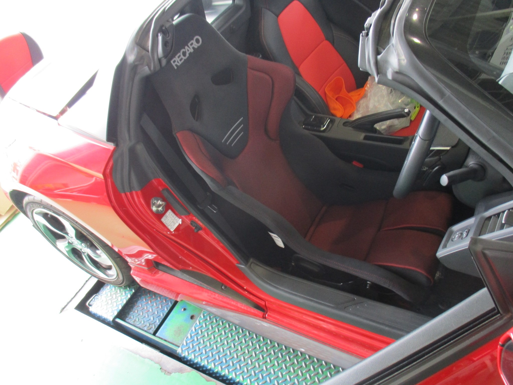 レカロシート取り付けました ホンダ S660 その他 パーツ取付 各種用品取付 茅ヶ崎店の日記 タイヤ館 茅ケ崎 神奈川県のタイヤ カー用品ショップ タイヤからはじまる トータルカーメンテナンス タイヤ館グループ