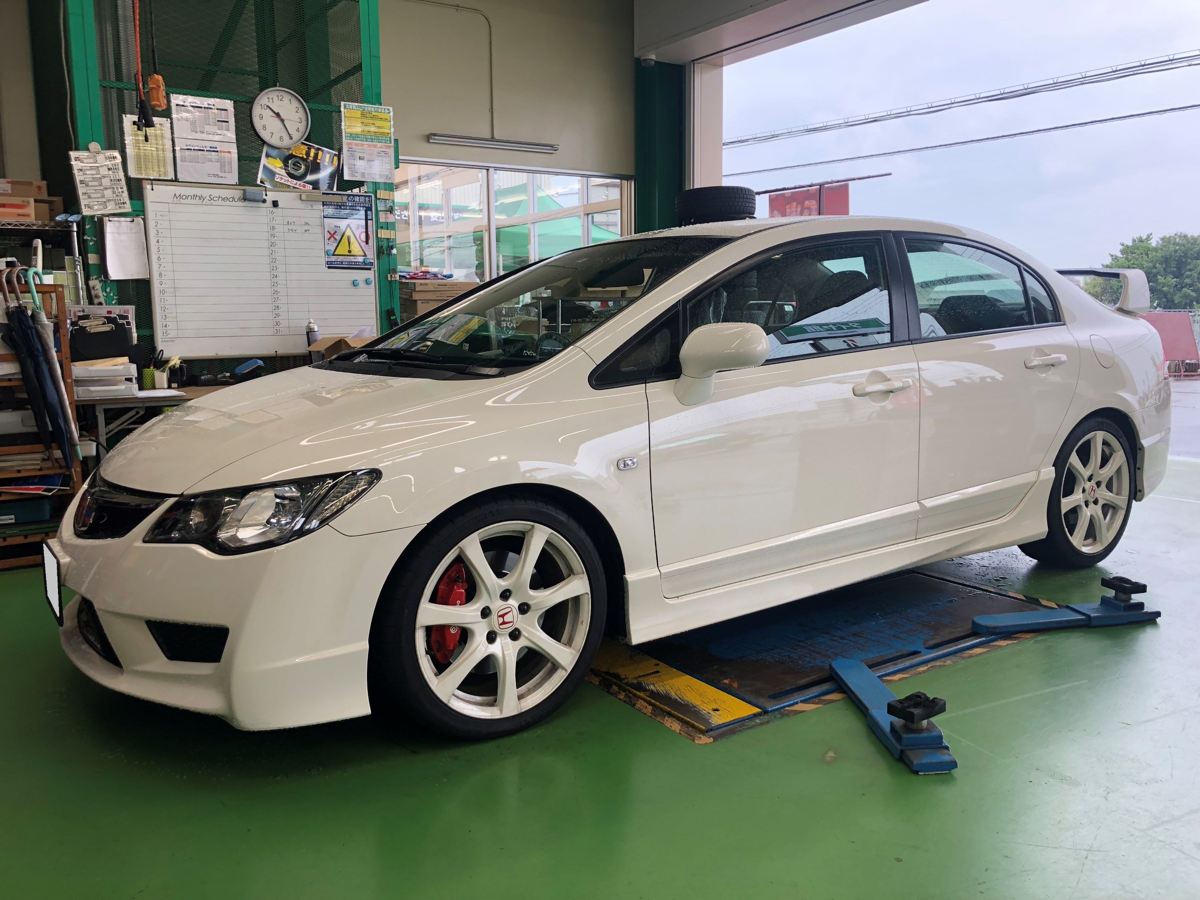 シビックタイプr Fd2 Tein車高調 Flex Z Edfc 取り付け ホンダ シビック その他 パーツ取付 サスペンション取付 スタッフ日記 タイヤ館 土山 タイヤからはじまる トータルカーメンテナンス タイヤ館グループ