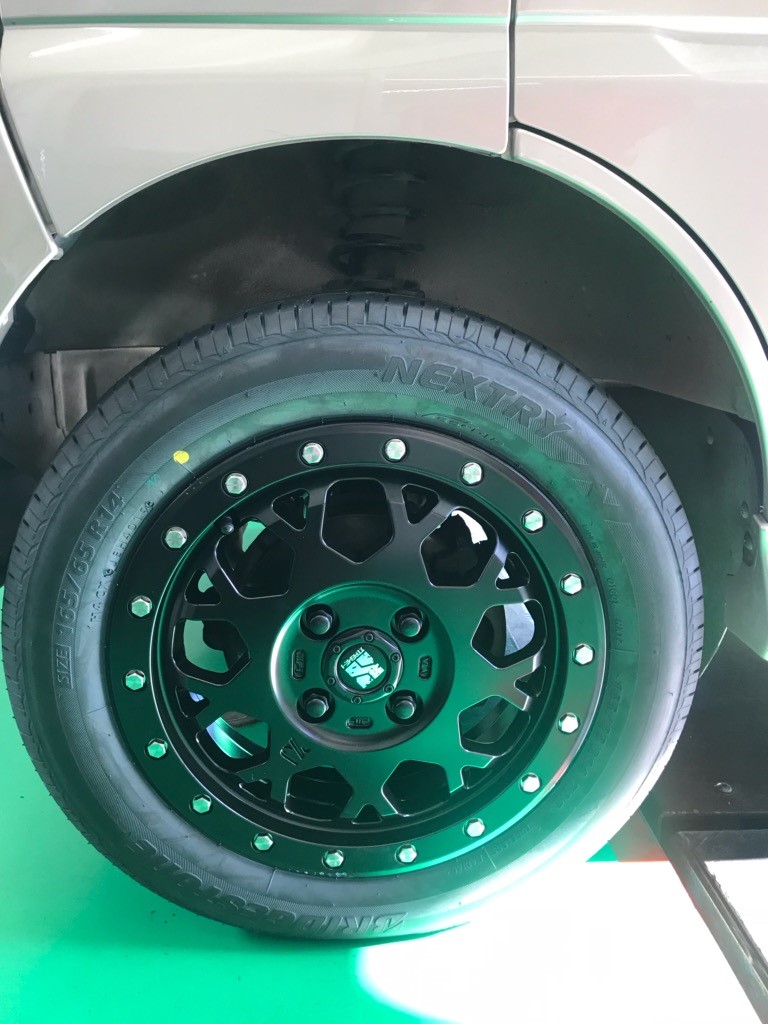 スズキ エブリイ Da62w 車高アップとタイヤホイールセット 取付 スズキ エブリイワゴン その他 パーツ取付 各メーカー 車高調 ダウンスプリング ショックアブソーバー交換 スポーツブレーキパッド ローター 純正部品各種取付 サービス事例 タイヤ館 瀬谷