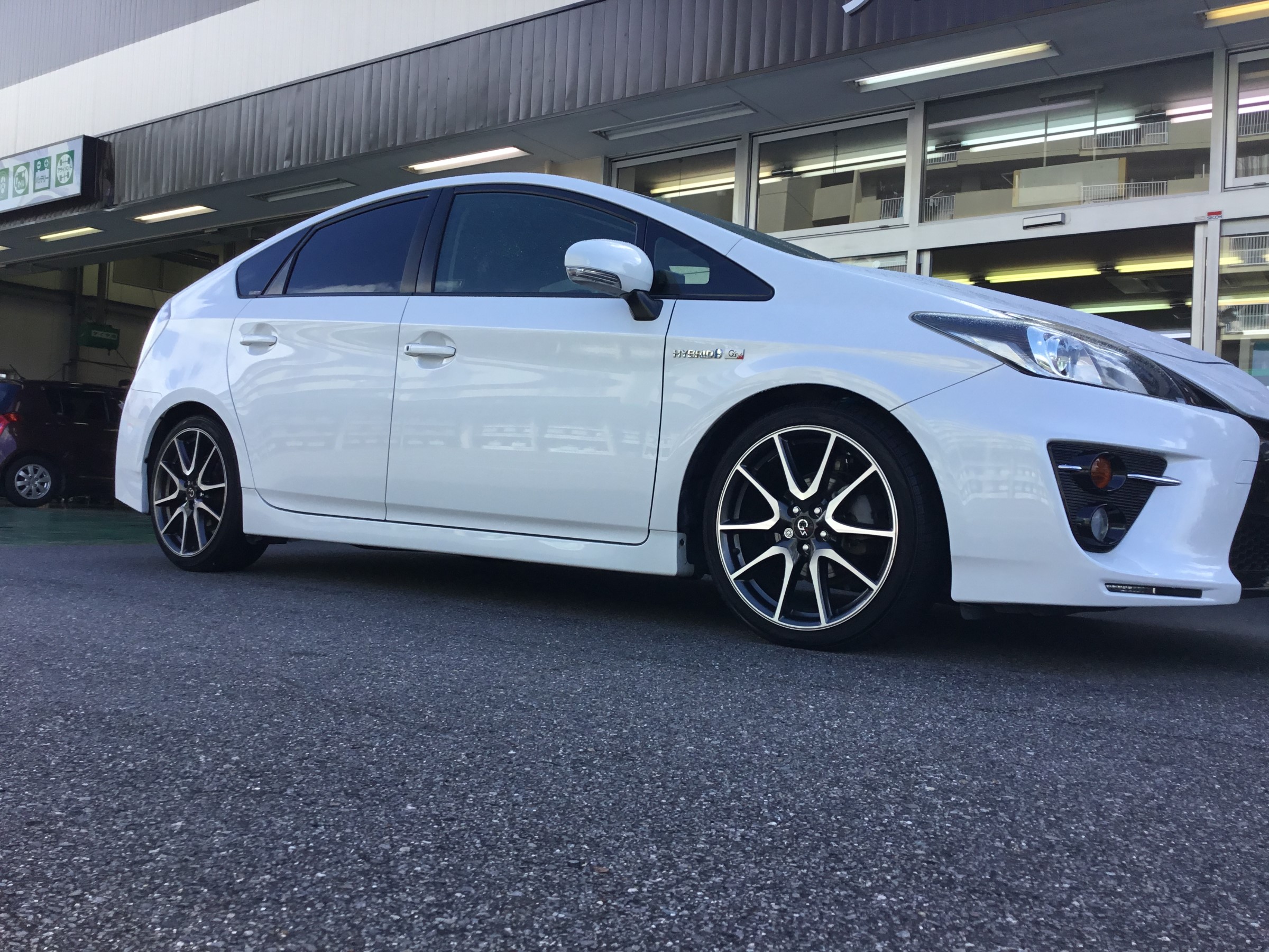 プリウスg S３０系 Bilstein B14 車高調キット取り付けました サービス事例 タイヤ館 岡崎 愛知県 三重県のタイヤ カー用品ショップ タイヤからはじまる トータルカーメンテナンス タイヤ館グループ