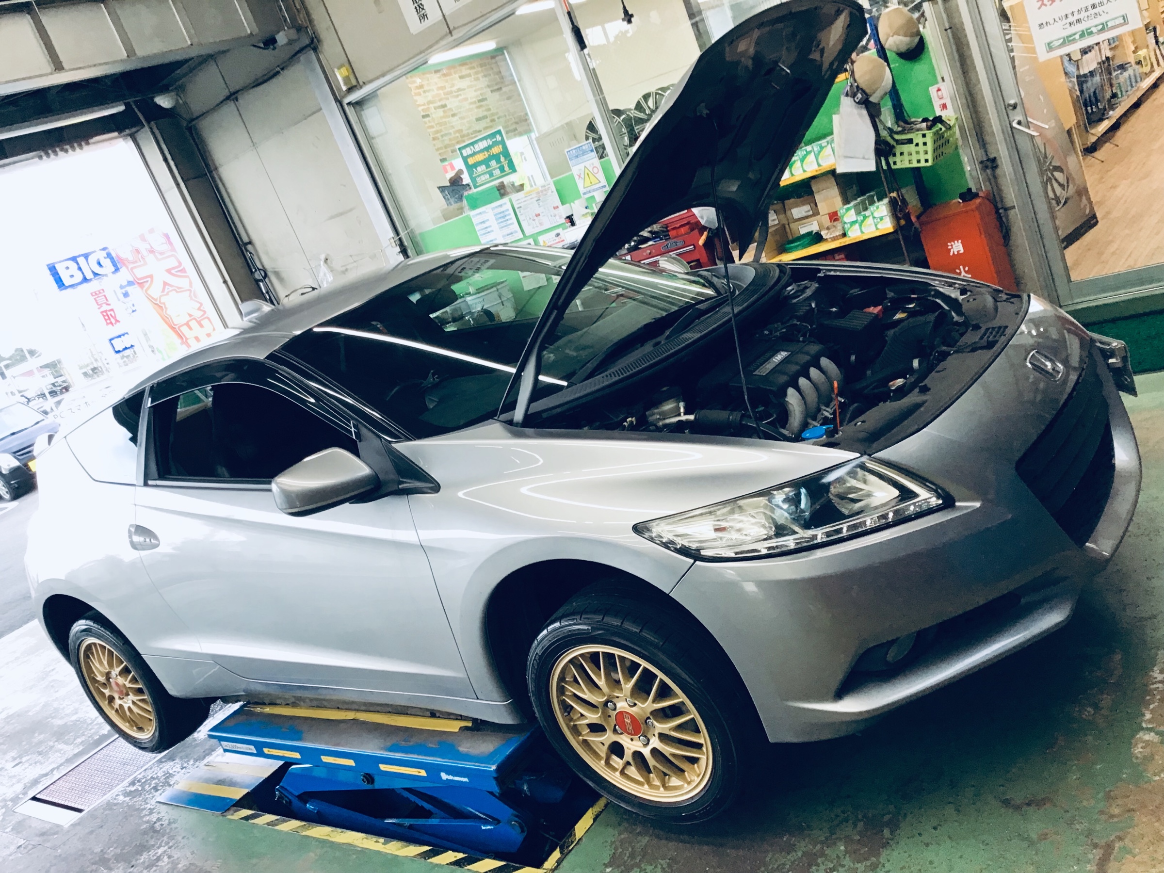 Honda Cr Z Nutecオイル お取り寄せ ホンダ Cr Z メンテナンス商品 オイル関連 エンジンオイル交換 サービス事例 タイヤ館 ２９４谷和原ｲﾝﾀｰ 茨城県のタイヤ カー用品ショップ タイヤからはじまる トータルカーメンテナンス タイヤ館グループ