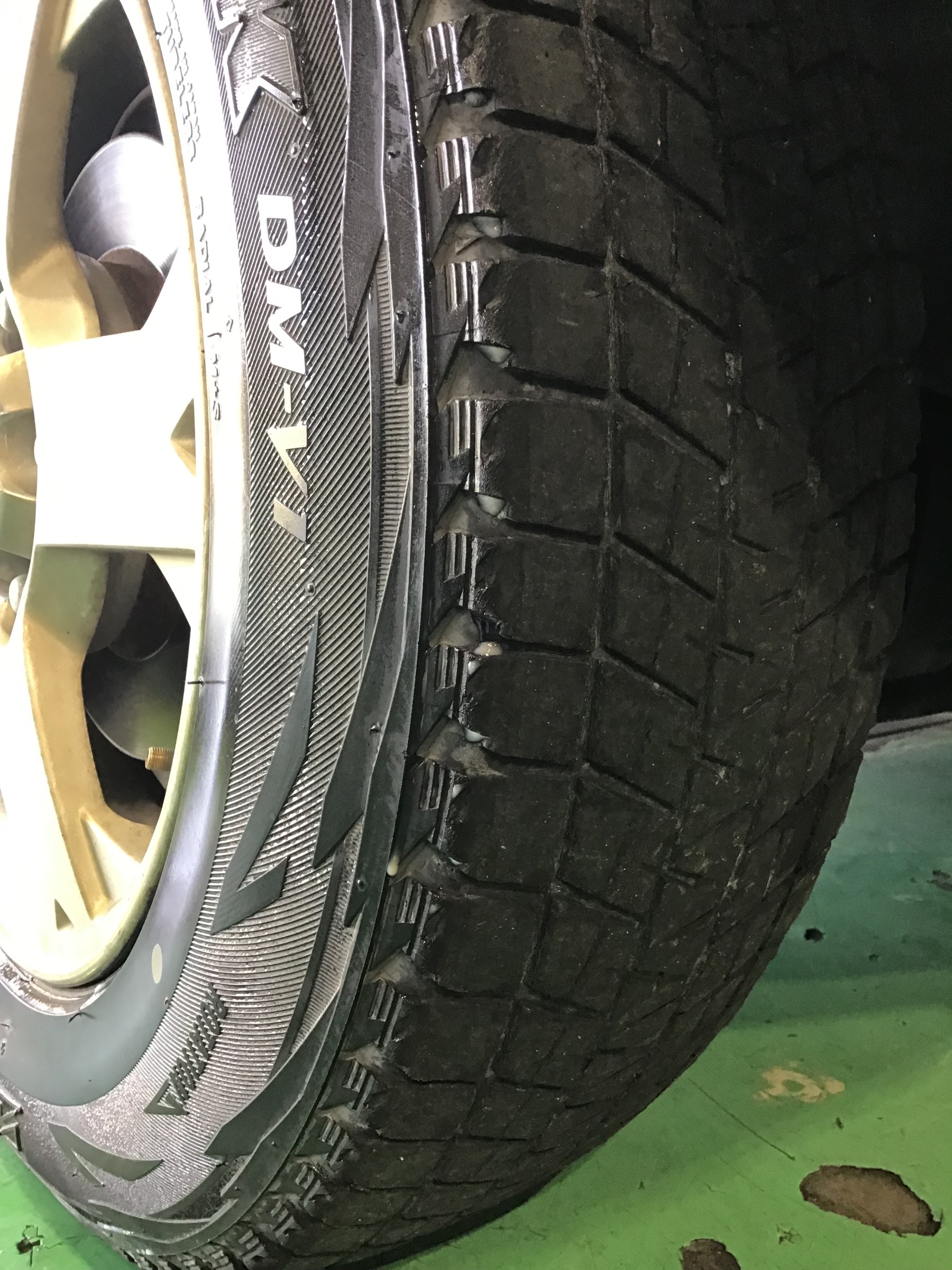 スタッドレスタイヤ・・・？ スタッフ日記 タイヤ館 あさか タイヤからはじまる、トータルカーメンテナンス