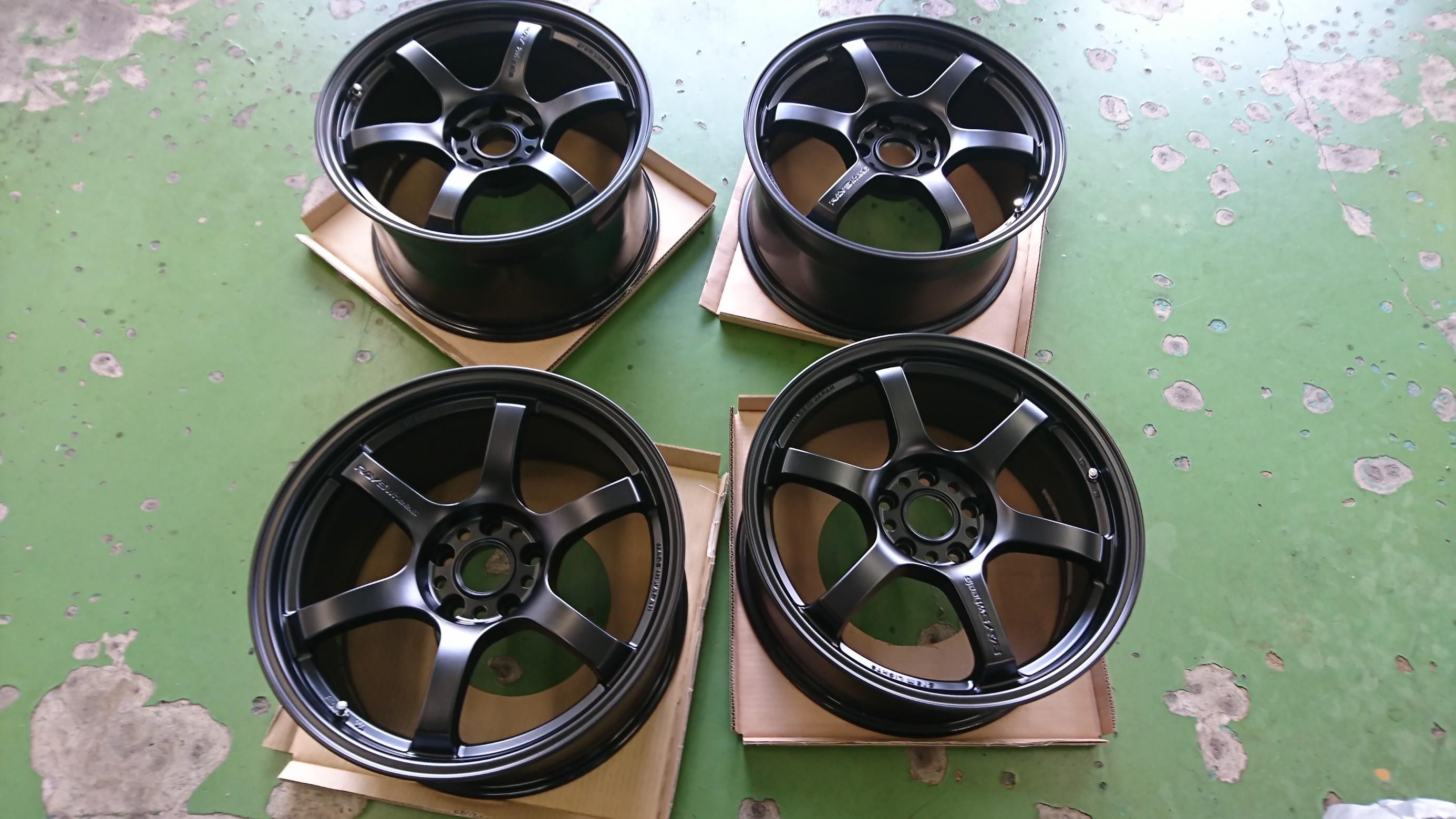 Z34 フェアレディZ NISMOへスタッドレスタイヤを取り付けました