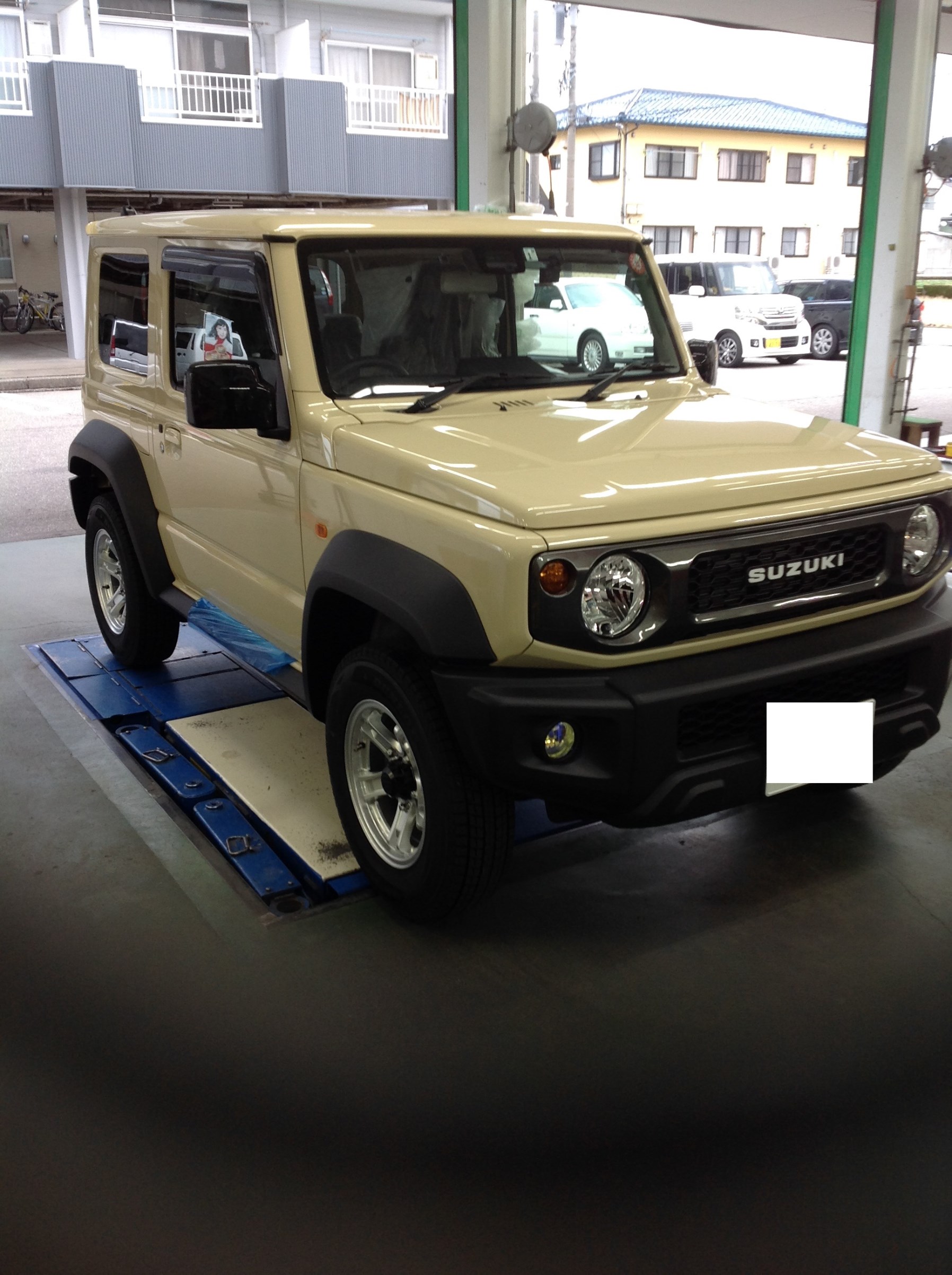 新型ジムニーシエラ遂に当店にも入庫です スズキ ジムニーシエラ Av ナビ機器 パーツ取付 各種用品取付 サービス事例 タイヤ館 金沢南 石川県 福井県のタイヤ カー用品ショップ タイヤからはじまる トータルカーメンテナンス タイヤ館グループ