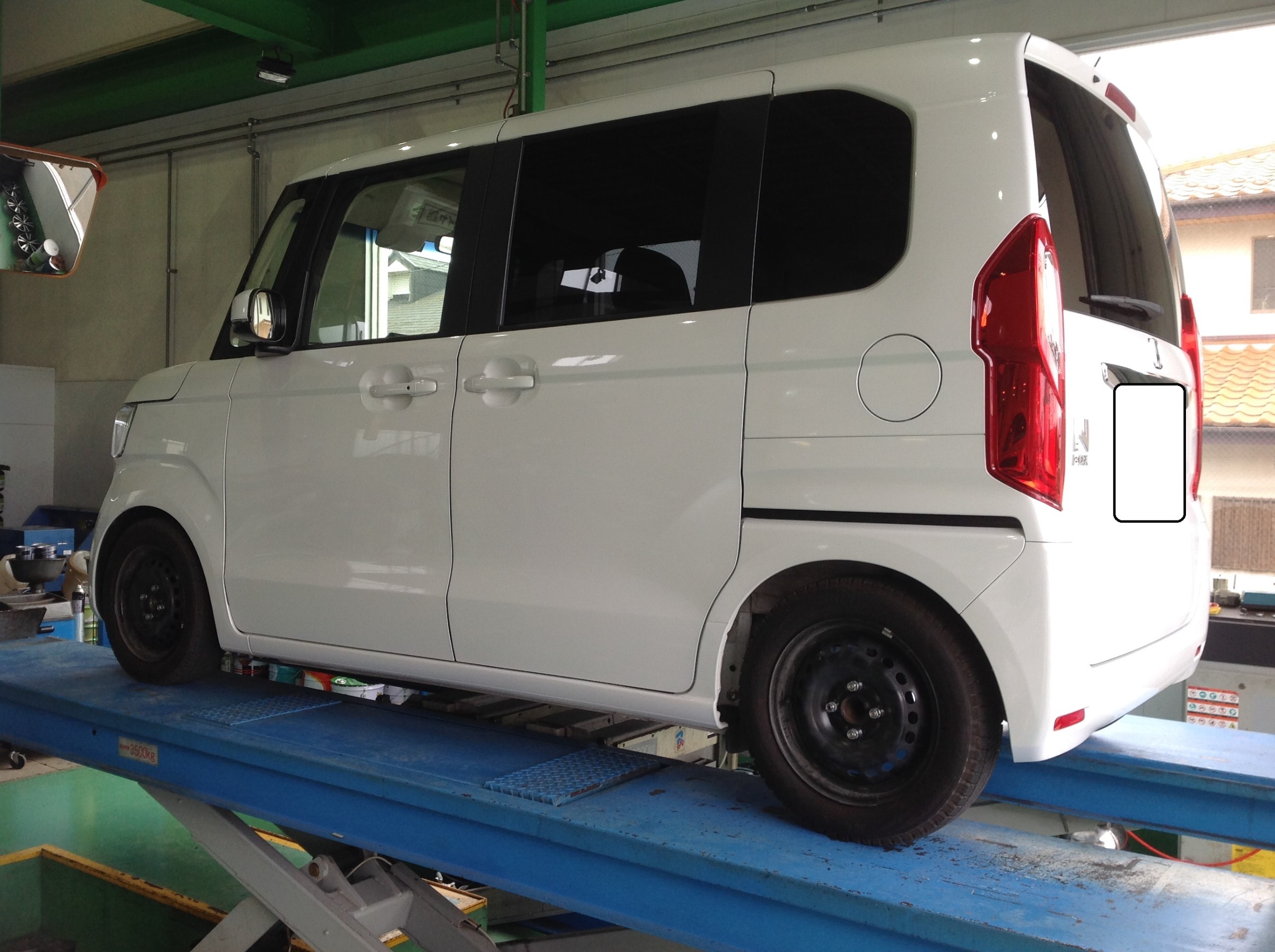 ホンダ N-BOX TEIN車高調取り付け | 店舗おススメ情報 | タイヤ