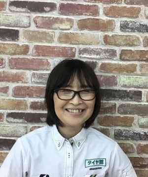 スタッフ紹介 ショップ情報 タイヤ館 ２７５ タイヤからはじまる トータルカーメンテナンス タイヤ館グループ