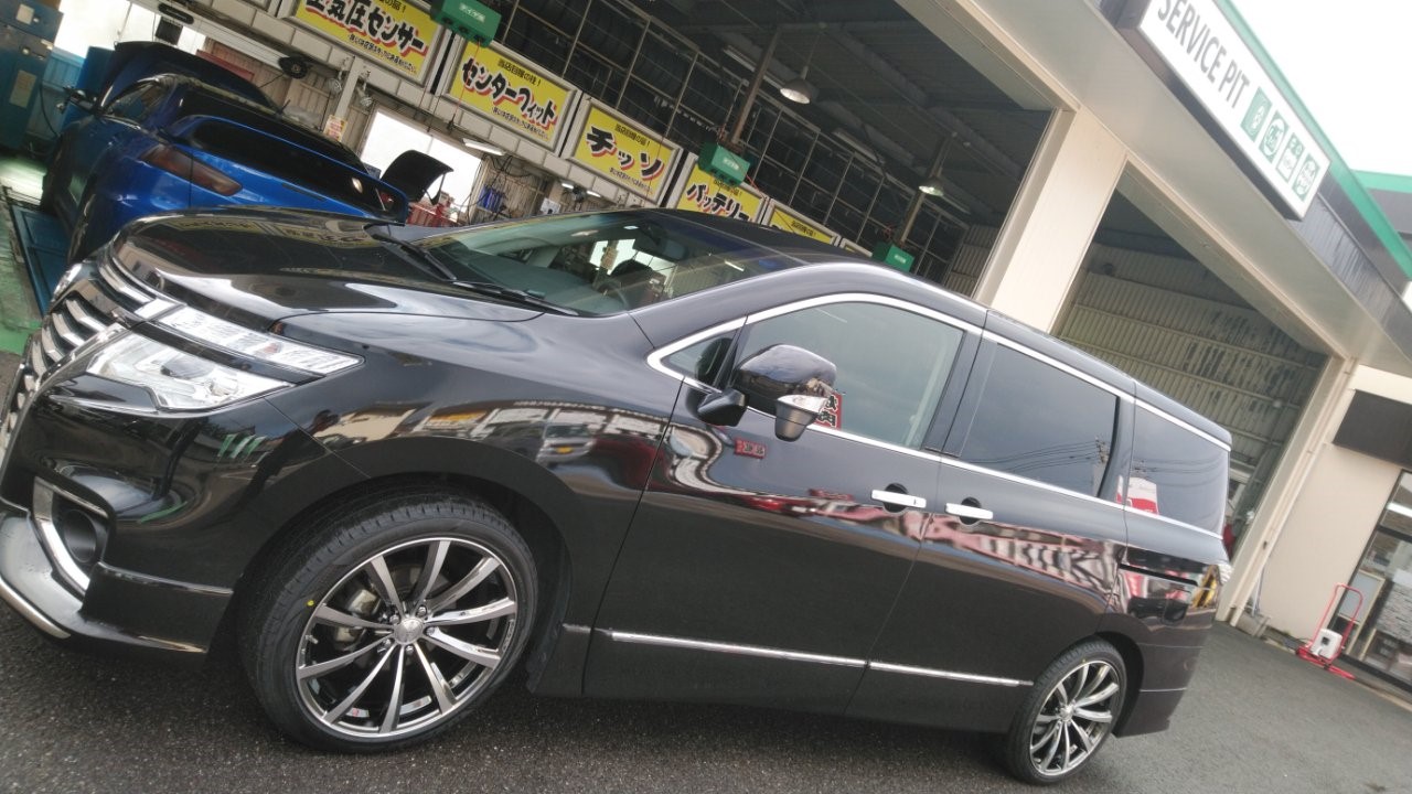 ☆日産 E52 エルグランド☆～タイヤホイール交換＆アライメント調整