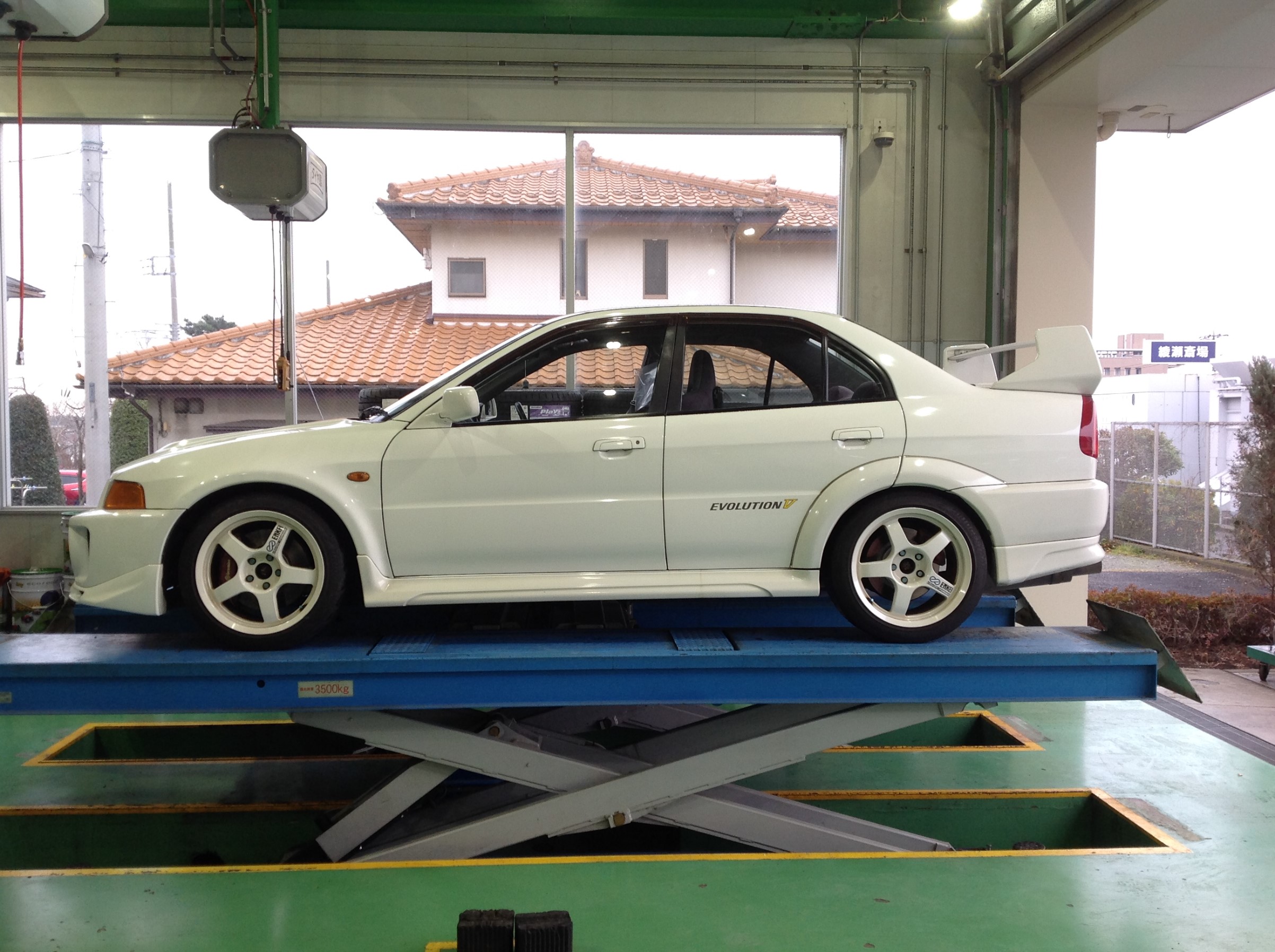 三菱 ランエボ Cusco車高調 Sport S 取付け 三菱 ランサーエボリューション その他 パーツ取付 サスペンション取付 サービス事例 タイヤ館 綾瀬 神奈川県のタイヤ カー用品ショップ タイヤからはじまる トータルカーメンテナンス タイヤ館グループ