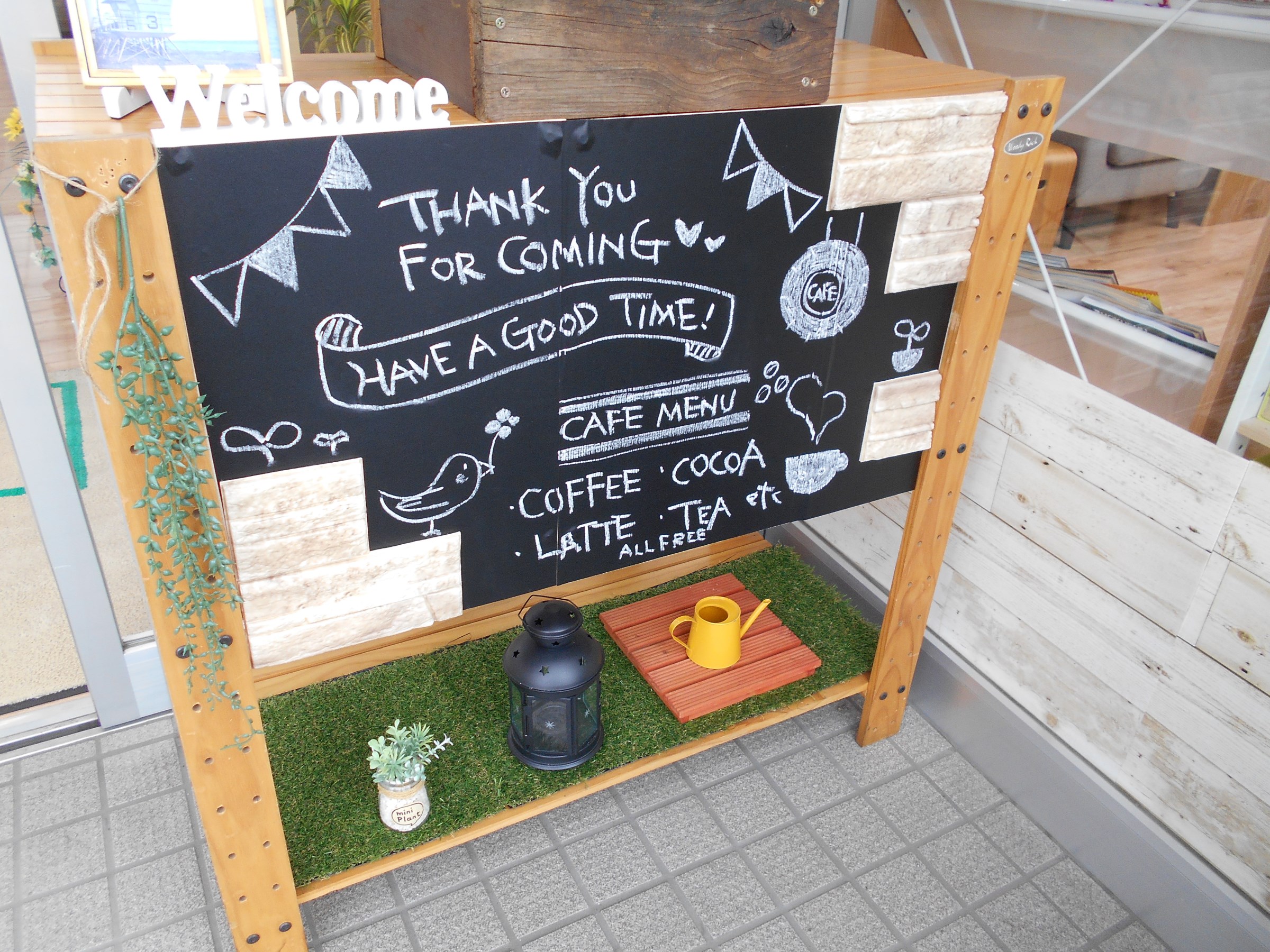 入口 カフェ風リメイクしてみました スタッフ日記 タイヤ館 水沢 タイヤからはじまる トータルカーメンテナンス タイヤ館グループ