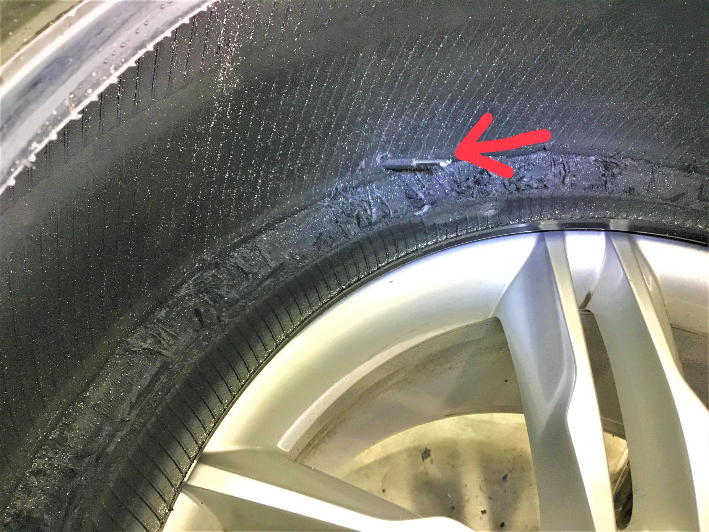 パンクはホイールの損傷にも注意 スタッフブログ 日記 タイヤ館 鎌ヶ谷 千葉県のタイヤ カー用品ショップ タイヤからはじまる トータルカーメンテナンス タイヤ館グループ