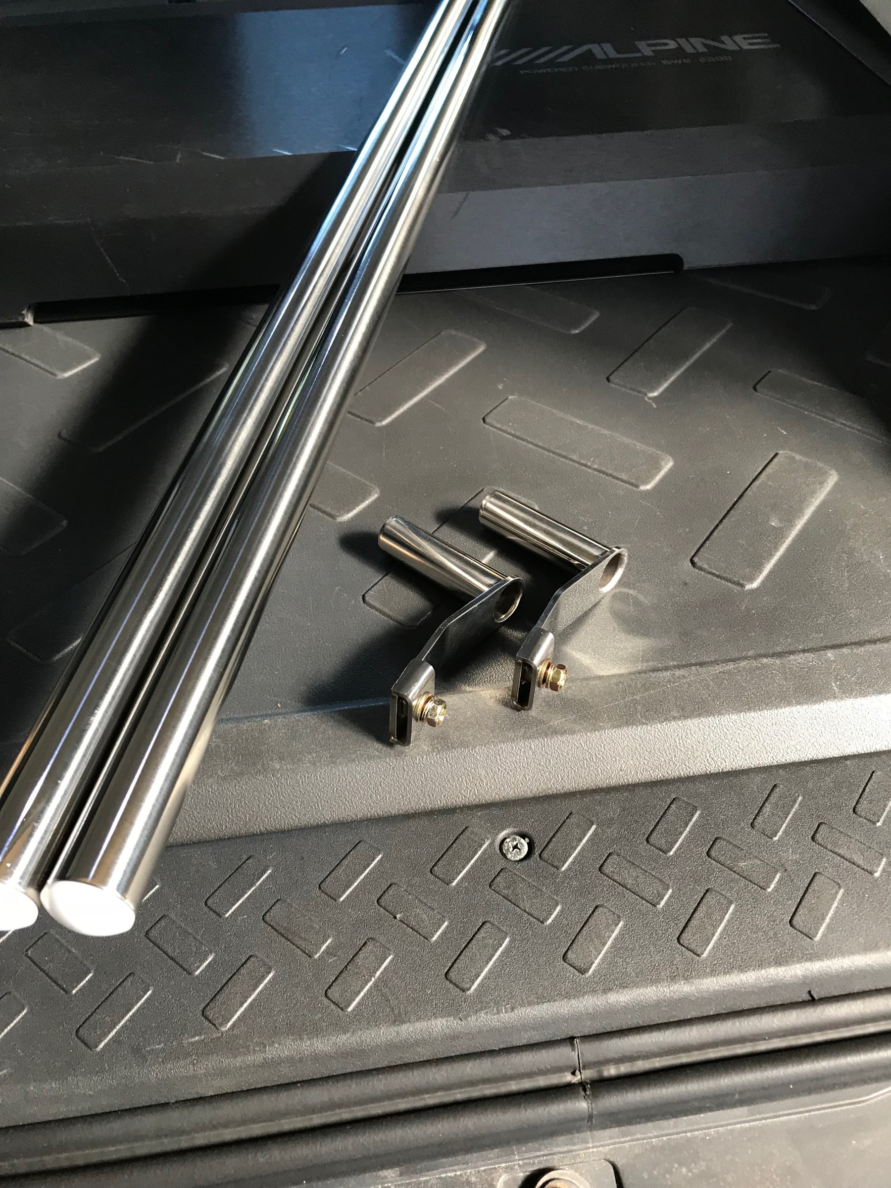 Fjクルーザー ロッドホルダー トヨタ Fjクルーザー その他 パーツ取付 各種用品取付 サービス事例 タイヤ館 松任 石川県 福井県のタイヤ カー用品ショップ タイヤからはじまる トータルカーメンテナンス タイヤ館グループ