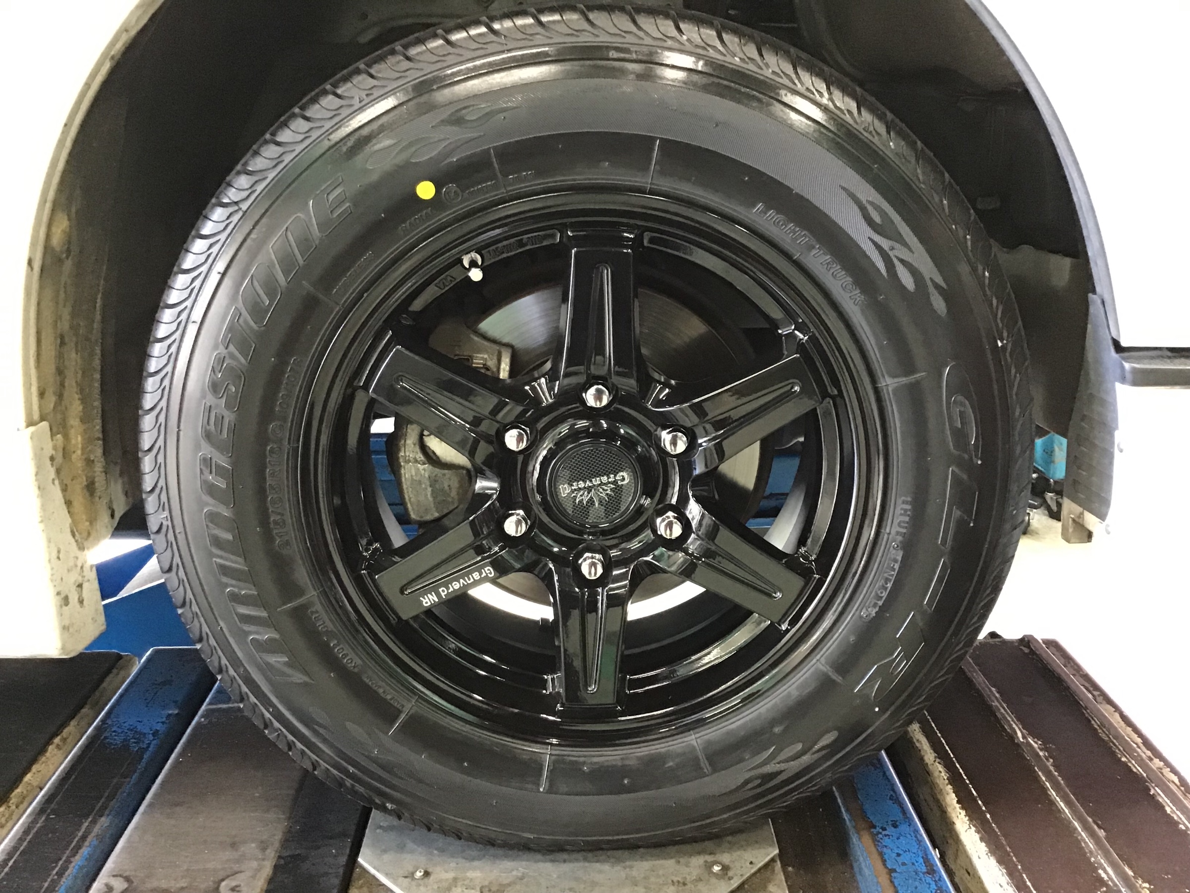 タイヤマート24店ハイエース・キャラバンなどGRANVERD HC1 15X6.0J 6穴