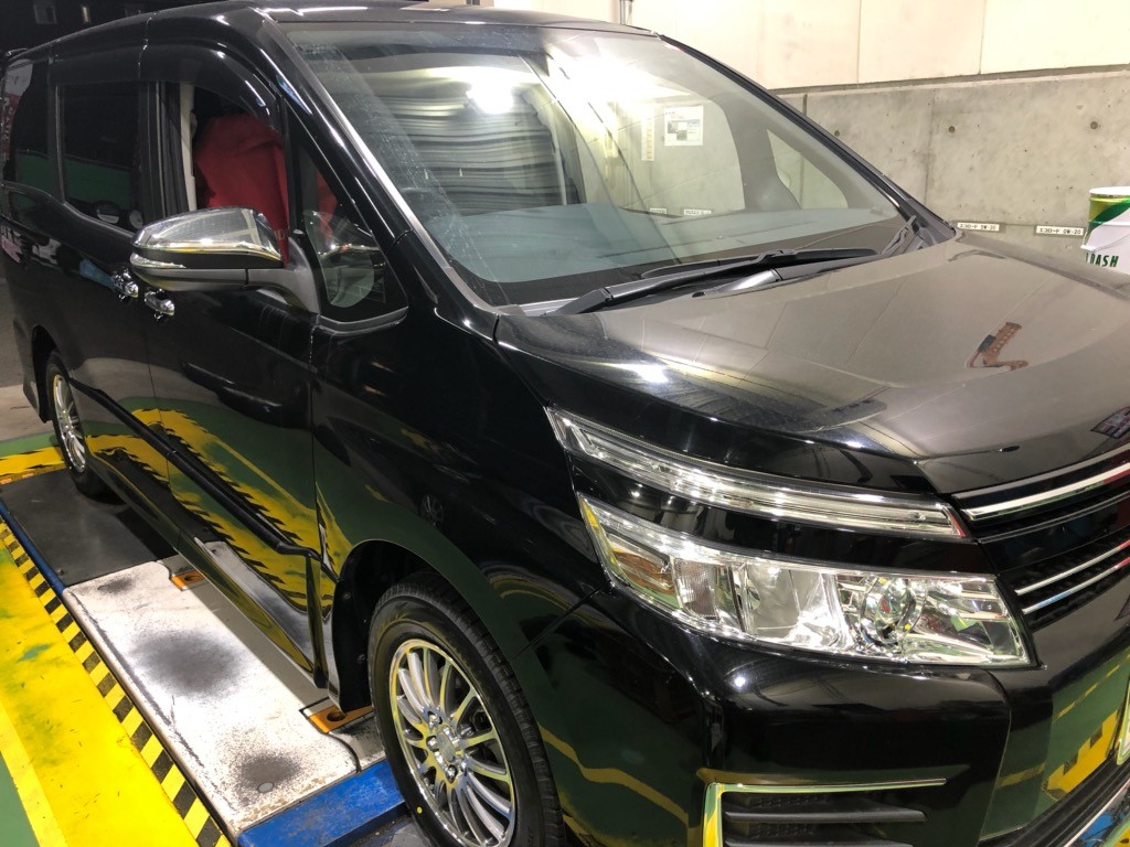 トヨタ ヴォクシー 冬タイヤ4本交換 アライメント調整 トヨタ ヴォクシー タイヤ タイヤ ホイール関連 4輪トータルアライメント調整 サービス事例 タイヤ館 日永 愛知県 三重県のタイヤ カー用品ショップ タイヤからはじまる トータルカーメンテナンス