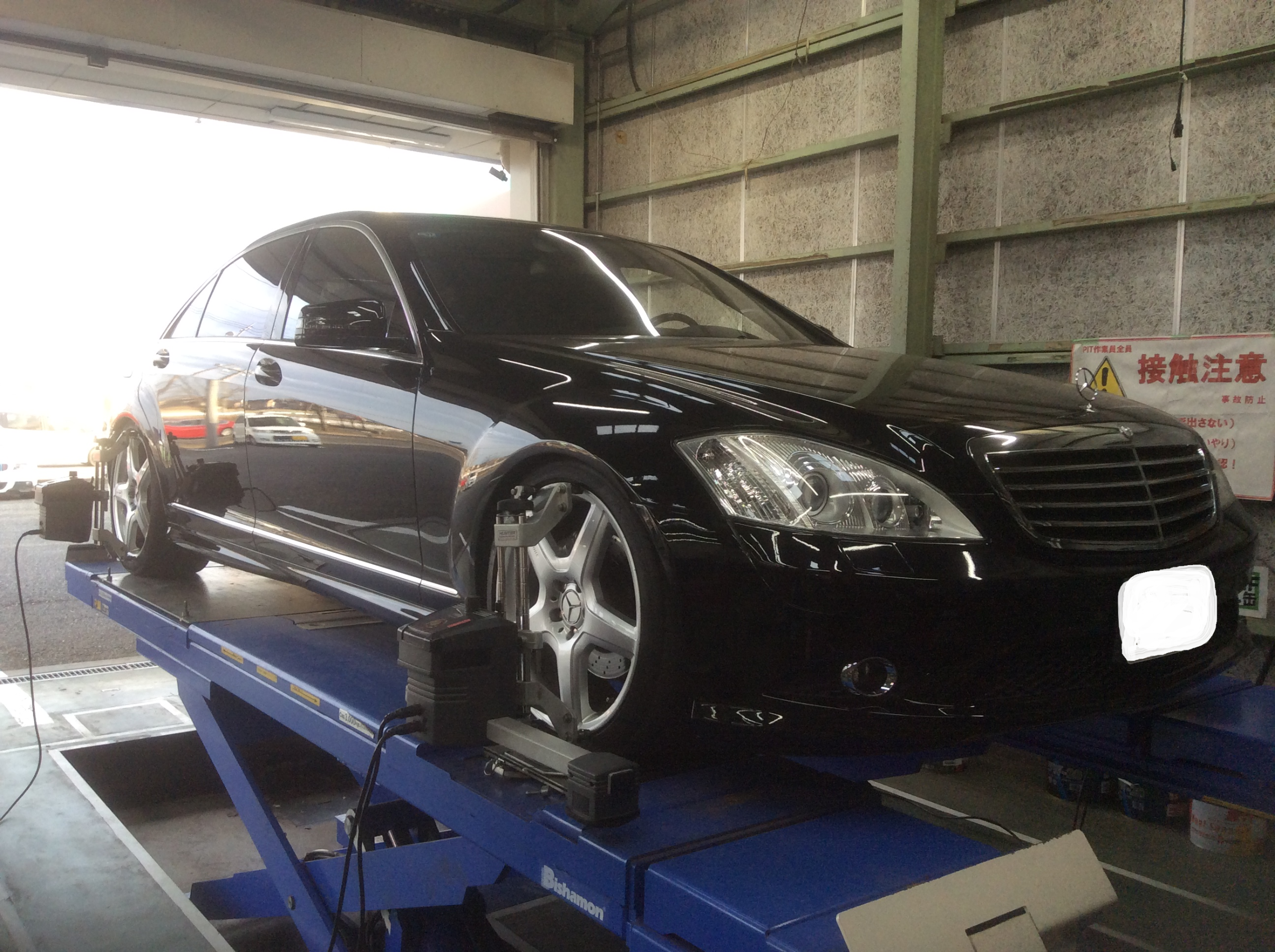 メルセデス・ベンツ S550 W221 アライメント調整です | メルセデス