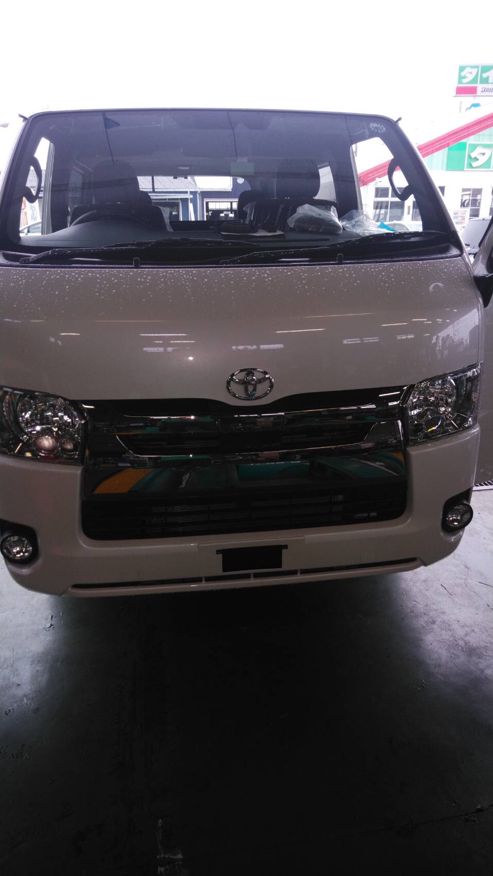 ハイエース ナビ取り付け トヨタ ハイエース Av ナビ機器 カー用品取付 Av商品取付 サービス事例 タイヤ館 勝田 茨城県のタイヤ カー用品ショップ タイヤからはじまる トータルカーメンテナンス タイヤ館グループ