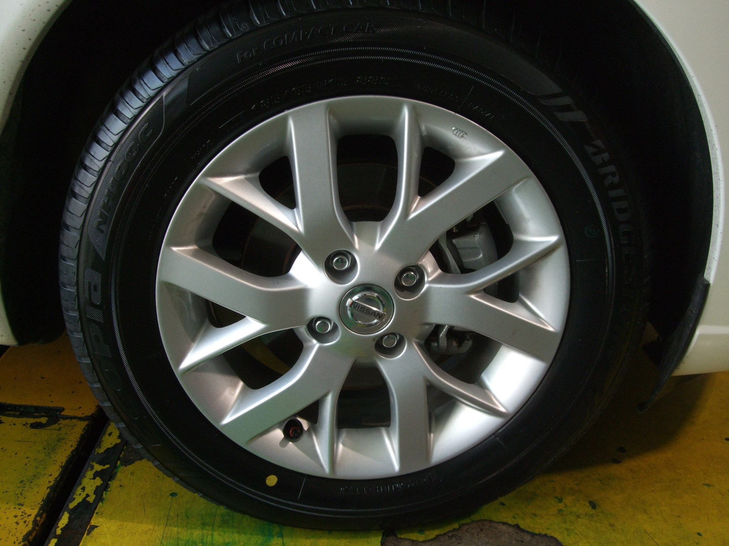 日産 ノート タイヤ交換 ｔｐｍｓ取り付け 日産 ノートe Power タイヤ タイヤ ホイール関連 Tpms タイヤ空気圧センサー スタッフ日記 タイヤ館 １２２鳩ヶ谷 タイヤからはじまる トータルカーメンテナンス タイヤ館グループ