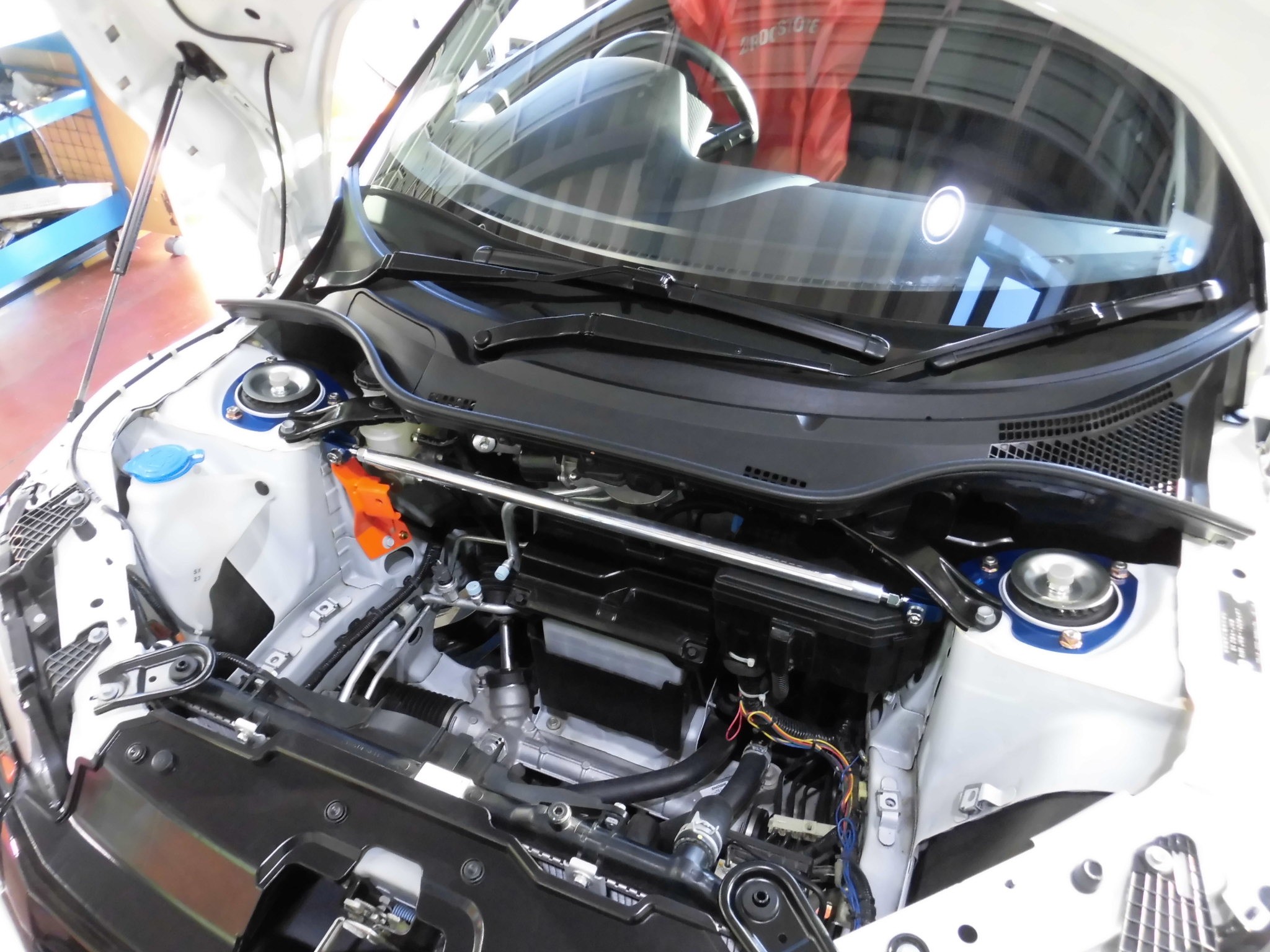 Honda ｓ６６０ タワーバー マスターシリンダーストッパー装着 ホンダ S660 その他 パーツ取付 各種用品取付 サービス事例 タイヤ館 福島 福島県のタイヤ カー用品ショップ タイヤからはじまる トータルカーメンテナンス タイヤ館グループ