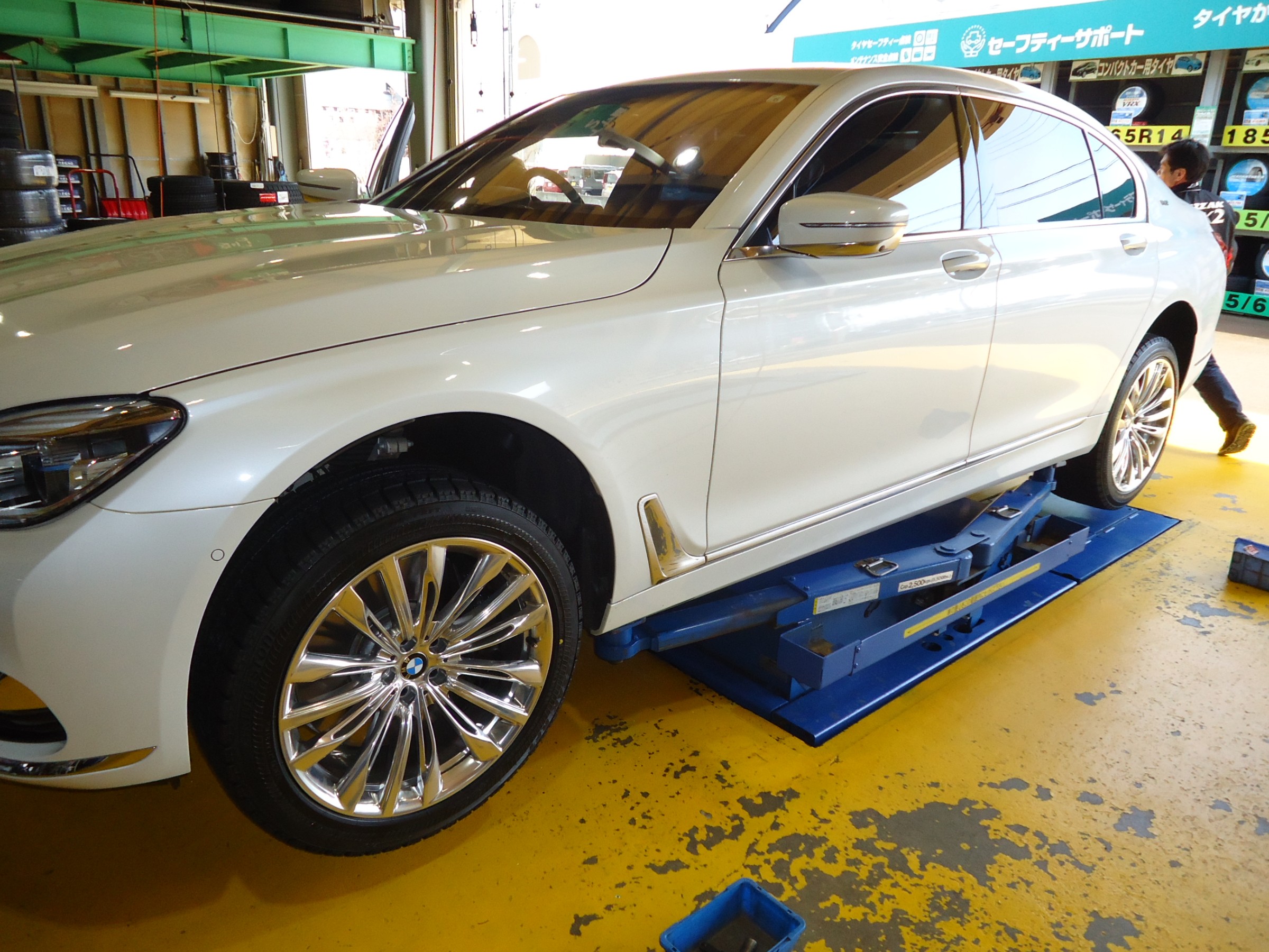 ｂｍｗ ｍ７６０ｌｉ ｂｂｓ取付クリアランス確認 Bmw 7シリーズ タイヤ タイヤ ホイール関連 タイヤ ホイール交換 サービス事例 タイヤ館 長岡西 タイヤからはじまる トータルカーメンテナンス タイヤ館グループ