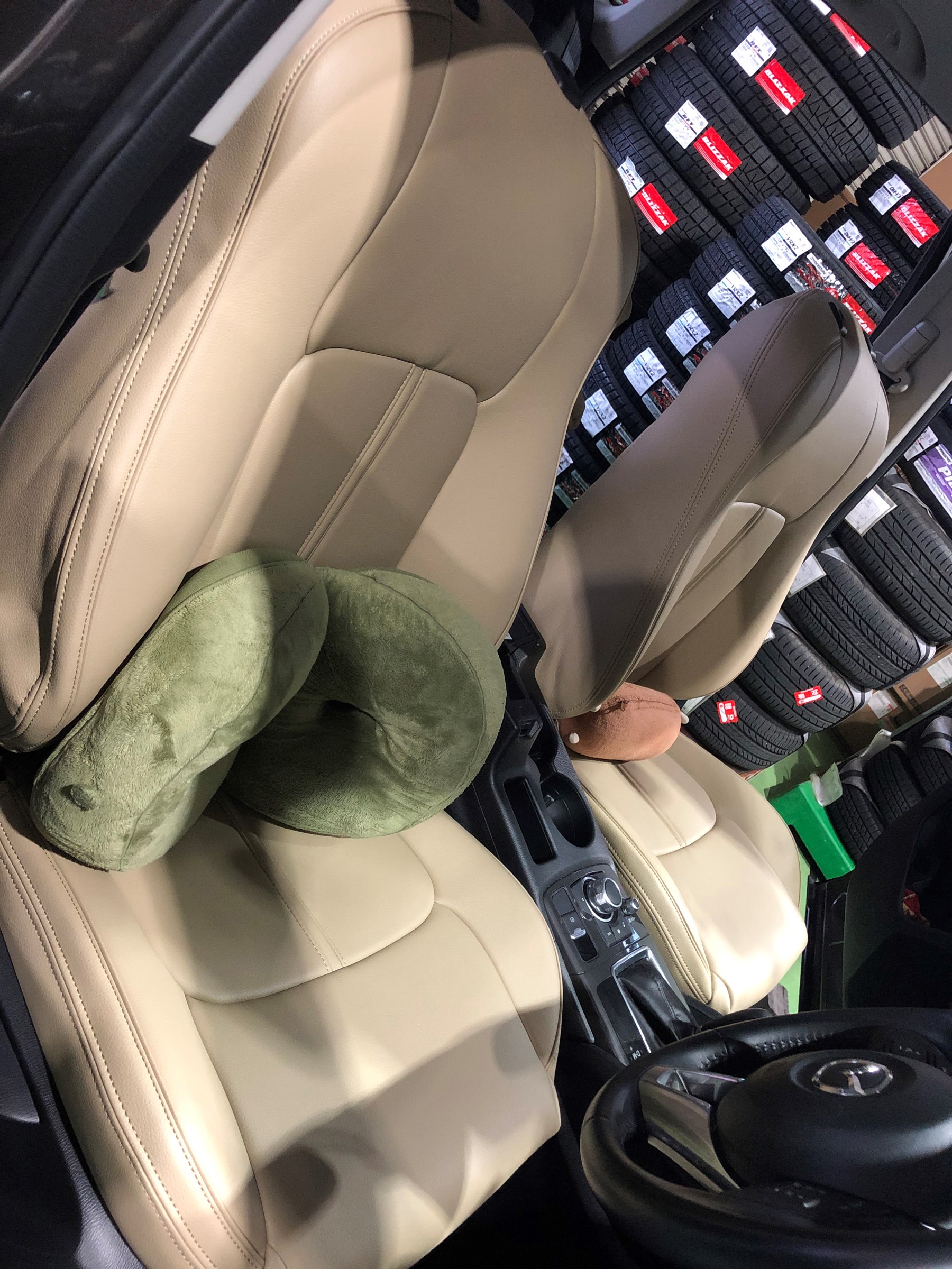 マツダ Cx 5に クラッツィオ シートカバーを取り付けました マツダ Cx 5 その他 パーツ取付 各種用品取付 技術サービス施工事例 タイヤ館 福岡東 タイヤからはじまる トータルカーメンテナンス タイヤ館グループ