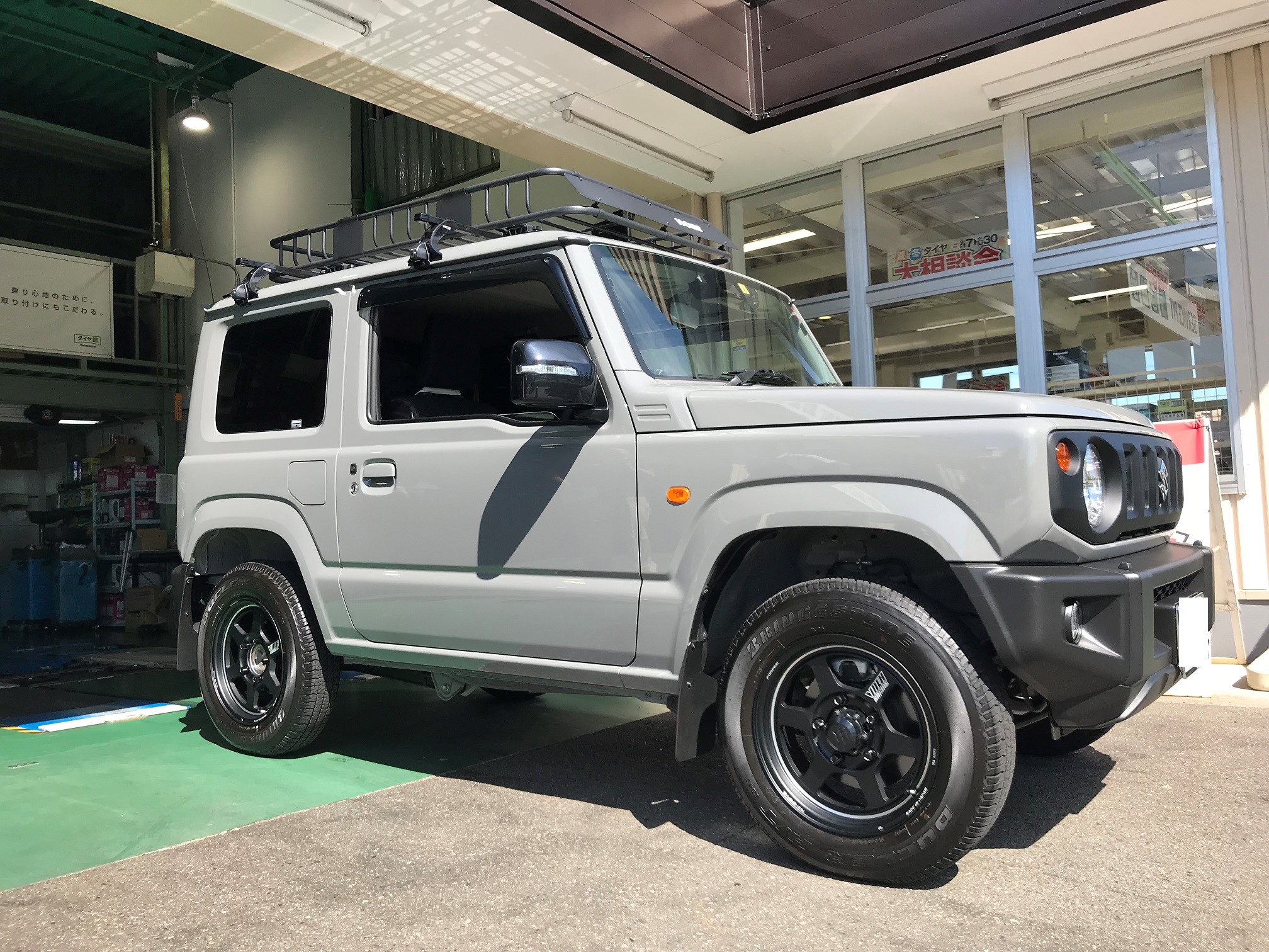 新型ジムニーホイール交換 スズキ ジムニー ホイール タイヤ ホイール関連 タイヤ ホイール交換 スタッフ日記 タイヤ館 明石 兵庫県のタイヤ カー用品ショップ タイヤからはじまる トータルカーメンテナンス タイヤ館グループ
