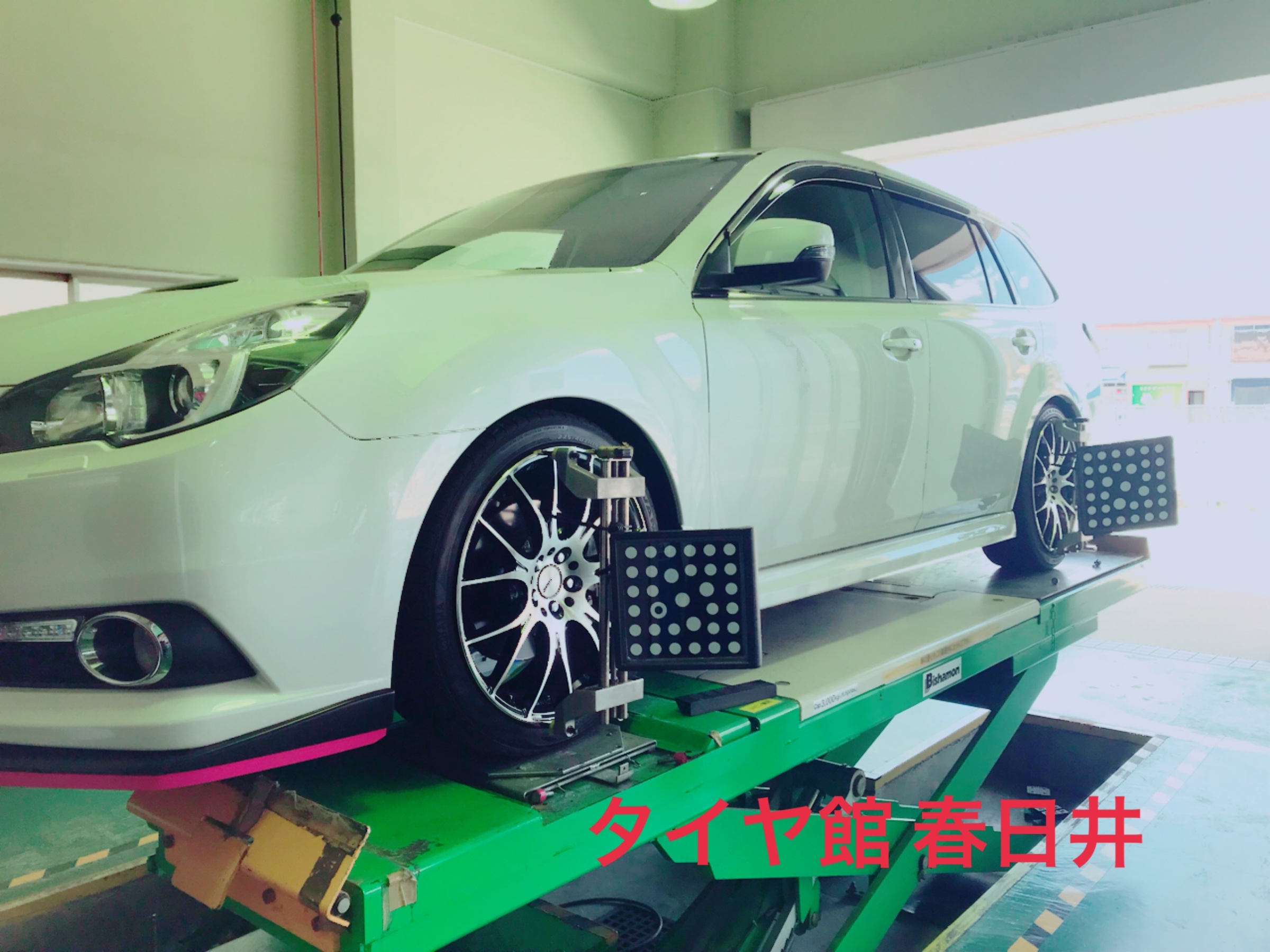 スバル レガシィ アライメント調整 スバル レガシィツーリングワゴン その他 タイヤ ホイール関連 4輪トータルアライメント調整 サービス事例 タイヤ館 春日井 愛知県 三重県のタイヤ カー用品ショップ タイヤからはじまる トータルカーメンテナンス タイヤ