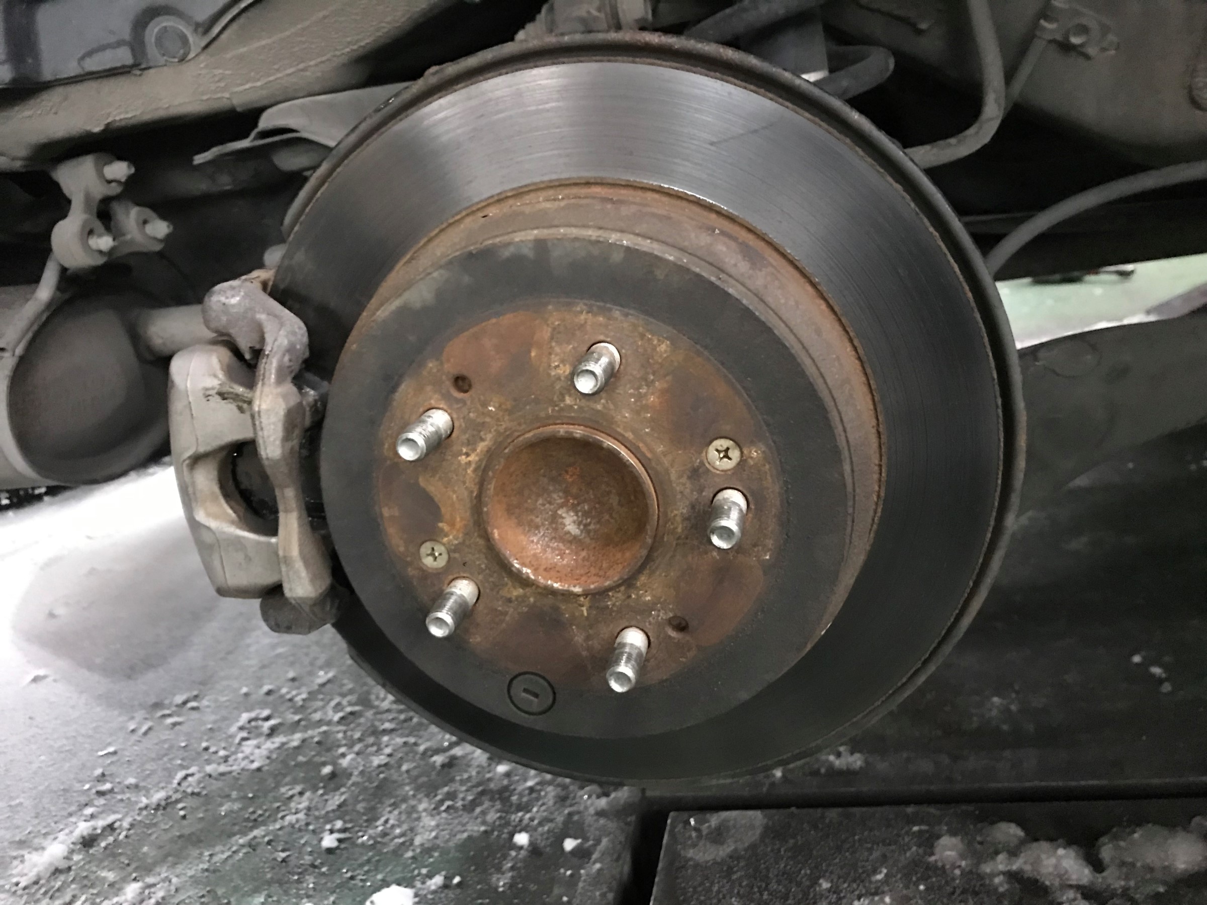 ブレーキローター交換 スタッフ日記 タイヤ館 旭川大雪通り タイヤからはじまる トータルカーメンテナンス タイヤ館グループ