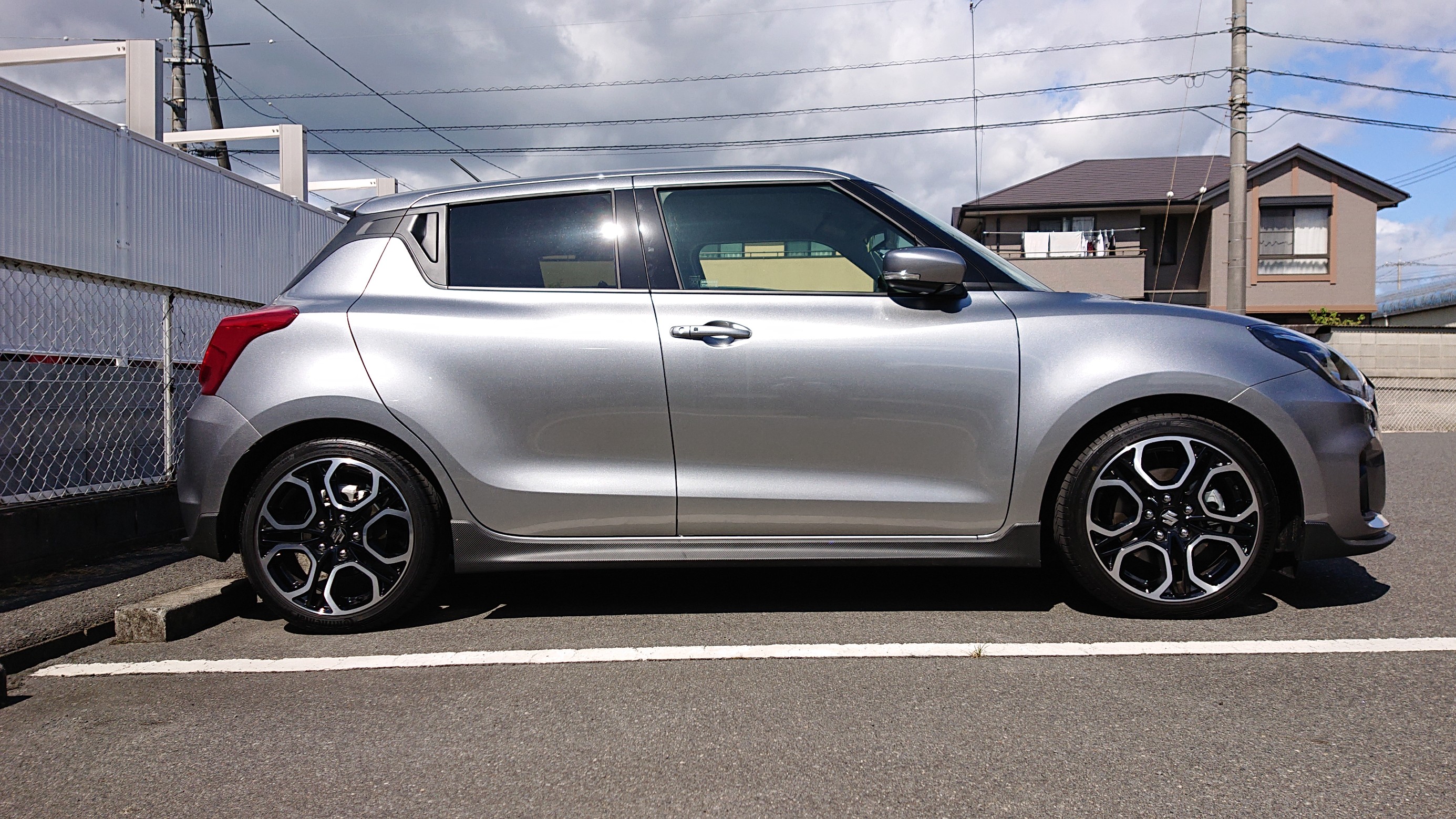 ZC33S スイフトスポーツ にダウンサスを取り付けしました！ | スズキ スイフトスポーツ その他 パーツ取付 > 各種用品取付 | サービス事例  | タイヤ館 倉敷中島 | タイヤからはじまる、トータルカーメンテナンス タイヤ館グループ