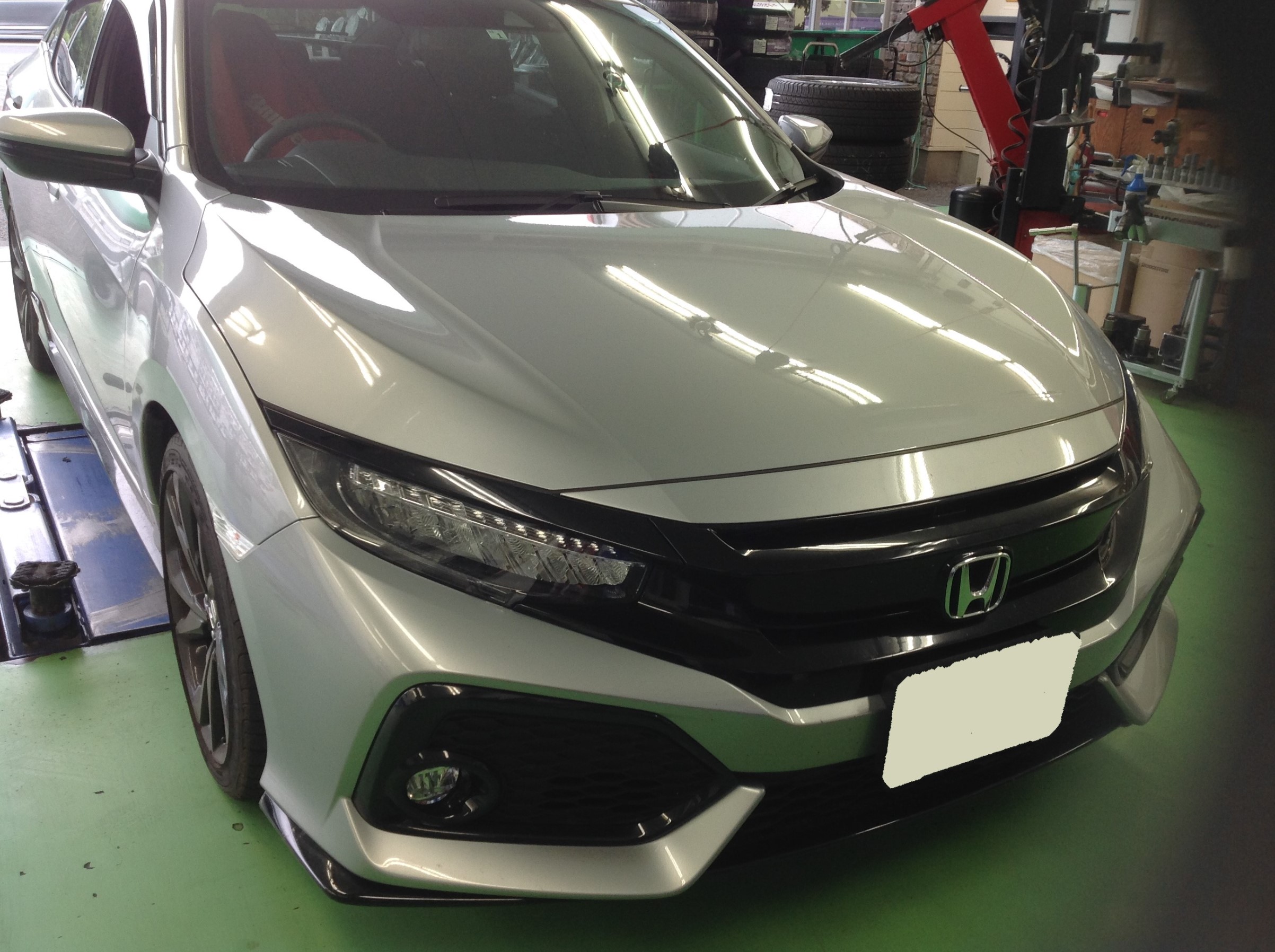 ホンダ シビックハッチバック Fk7 タイヤ交換を行いました ホンダ シビック タイヤ タイヤ ホイール関連 タイヤ ホイール交換 サービス事例 タイヤ館 土浦北インター 茨城県のタイヤ カー用品ショップ タイヤからはじまる トータルカーメンテナンス