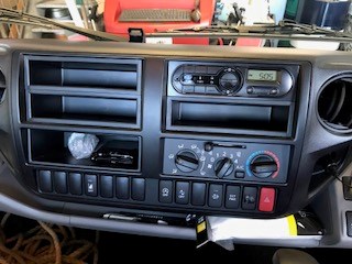 トヨタ ダイナ ナビゲーション取付け トヨタ Av ナビ機器 カー用品取付 Av商品取付 スタッフ日記 タイヤ館 ｸﾞﾘｰﾝﾛｰﾄﾞ 愛知県 三重県のタイヤ カー用品ショップ タイヤからはじまる トータルカーメンテナンス タイヤ館グループ