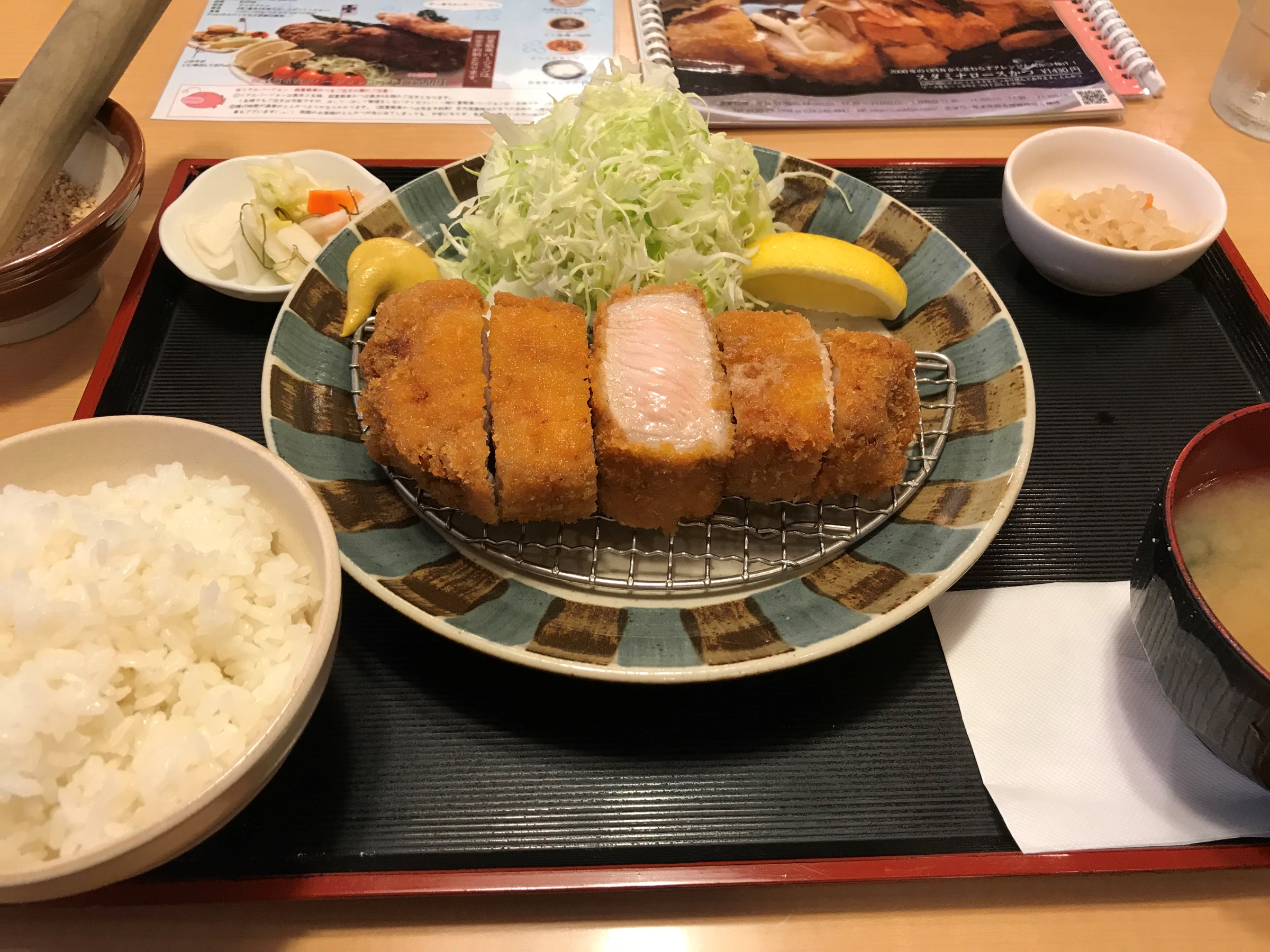 極厚とんかつ食べてきました 茨城 水戸 スタッフ Blog タイヤ館 岐阜 岐阜県のタイヤ カー用品ショップ タイヤからはじまる トータルカーメンテナンス タイヤ館グループ