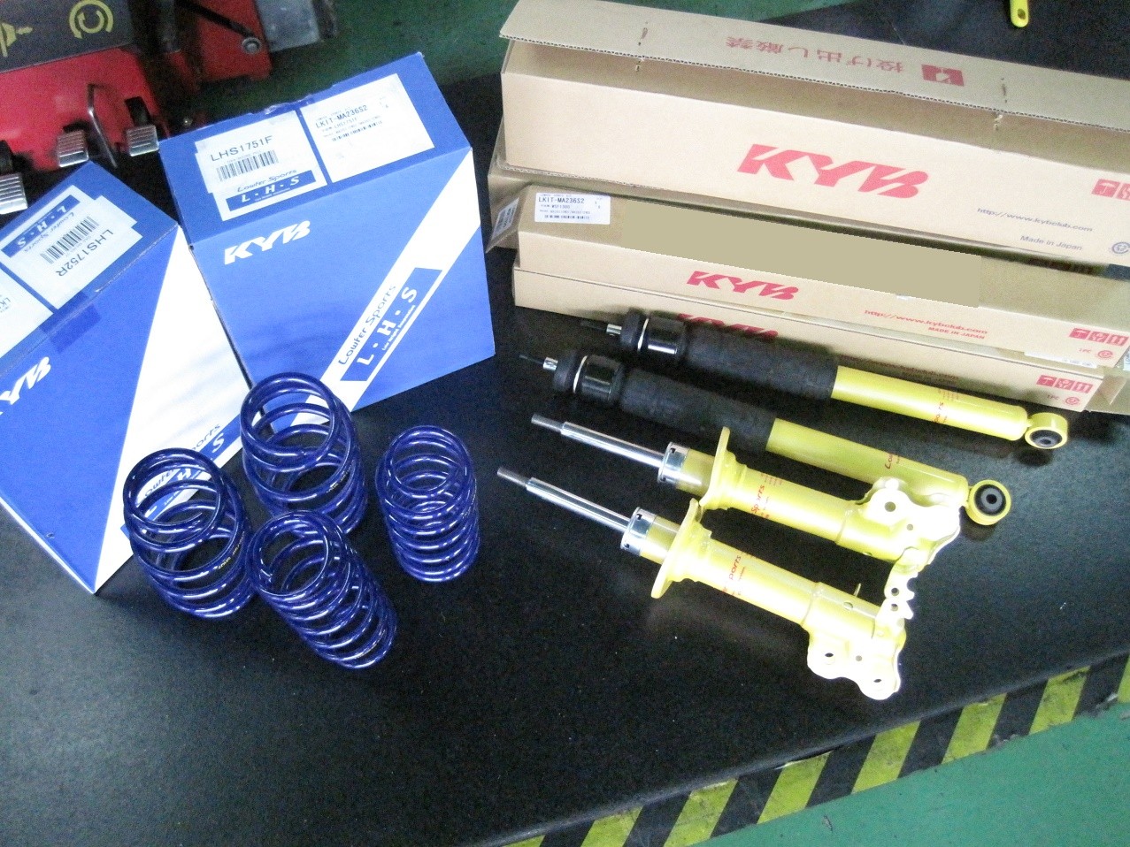 70％OFF】 KYB ☆ソリオ、ソリオバンディット☆ Lowfer Kit Sports - サスペンション - alrc.asia