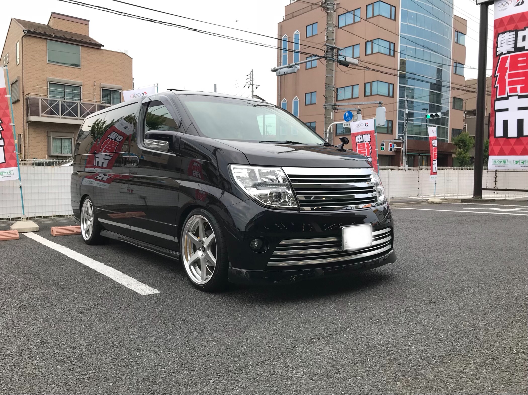 E51エルグランドのタイヤ交換致しました！！ | 日産 エルグランド ...