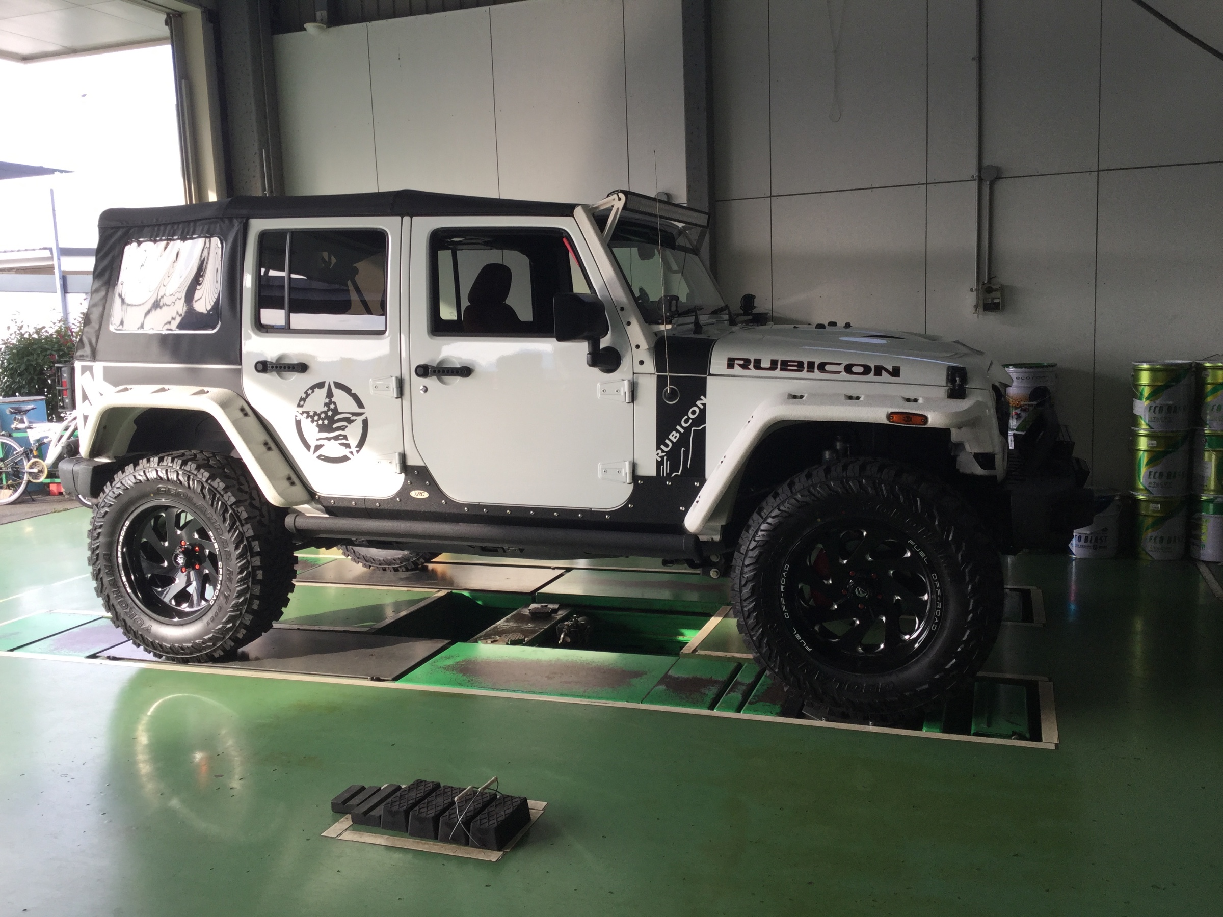 ラングラー アンリミテッド ルビコン クライスラー Jeep ラングラー タイヤ ホイール関連 4輪トータルアライメント調整 サービス事例 タイヤ館 次郎丸 タイヤからはじまる トータルカーメンテナンス タイヤ館グループ