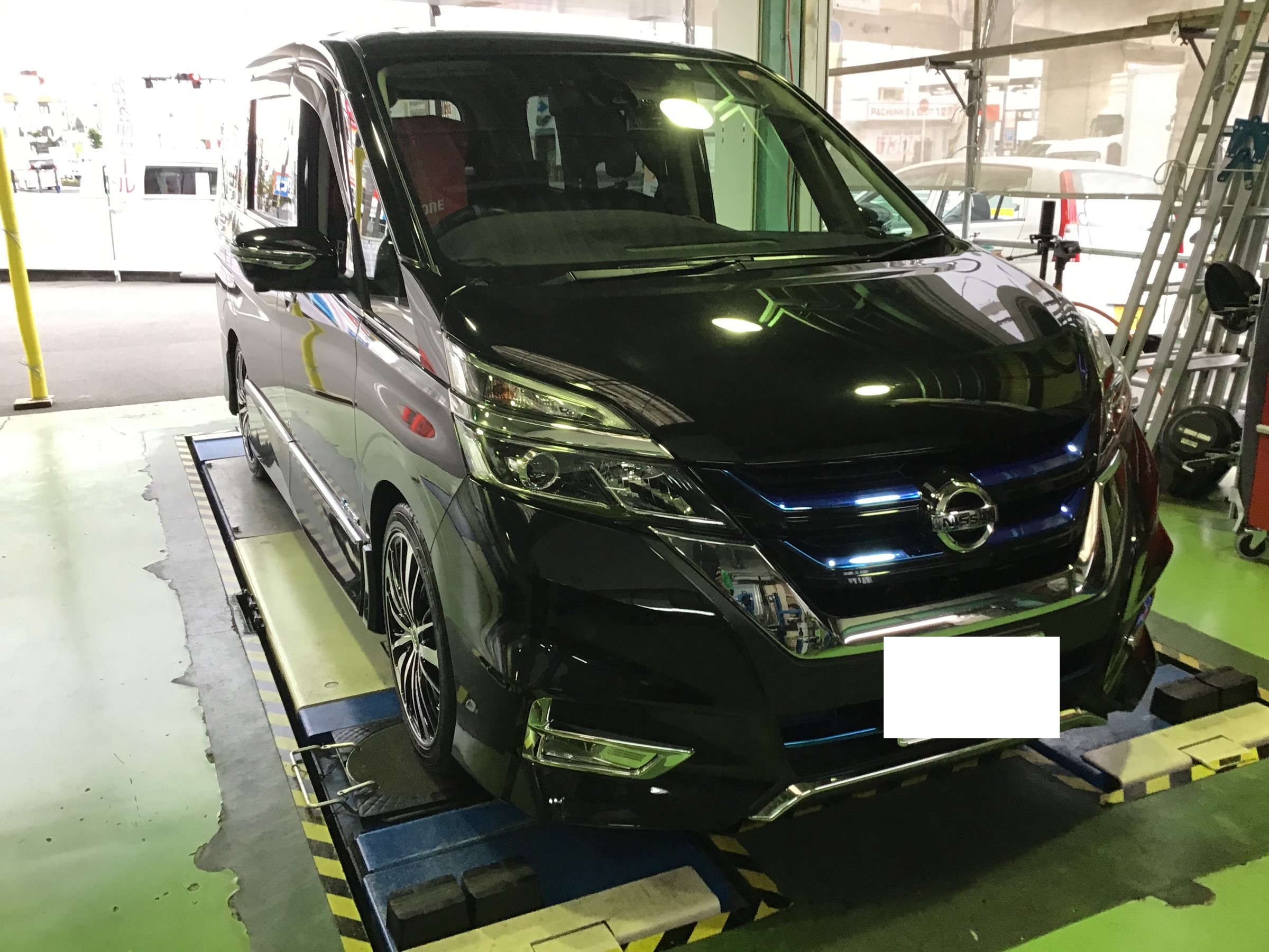 セレナ E Powerに車高調お取り付け スタッフ日記 タイヤ館 松原 大阪府 和歌山県のタイヤからはじまる トータルカーメンテナンス タイヤ館グループ