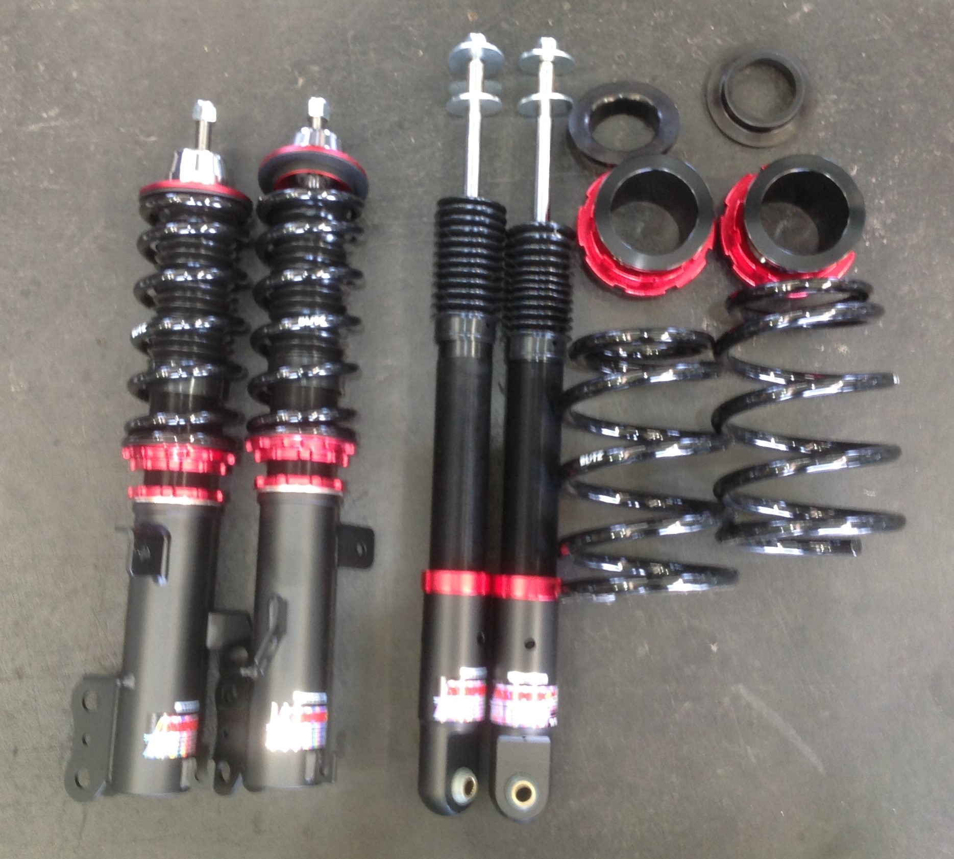 E12 ノート　BLITZ　車高調　リヤのみ BLITZ（ブリッツ） [個人宅配送可能] 車高調キット ZZ-R 日産 ノート