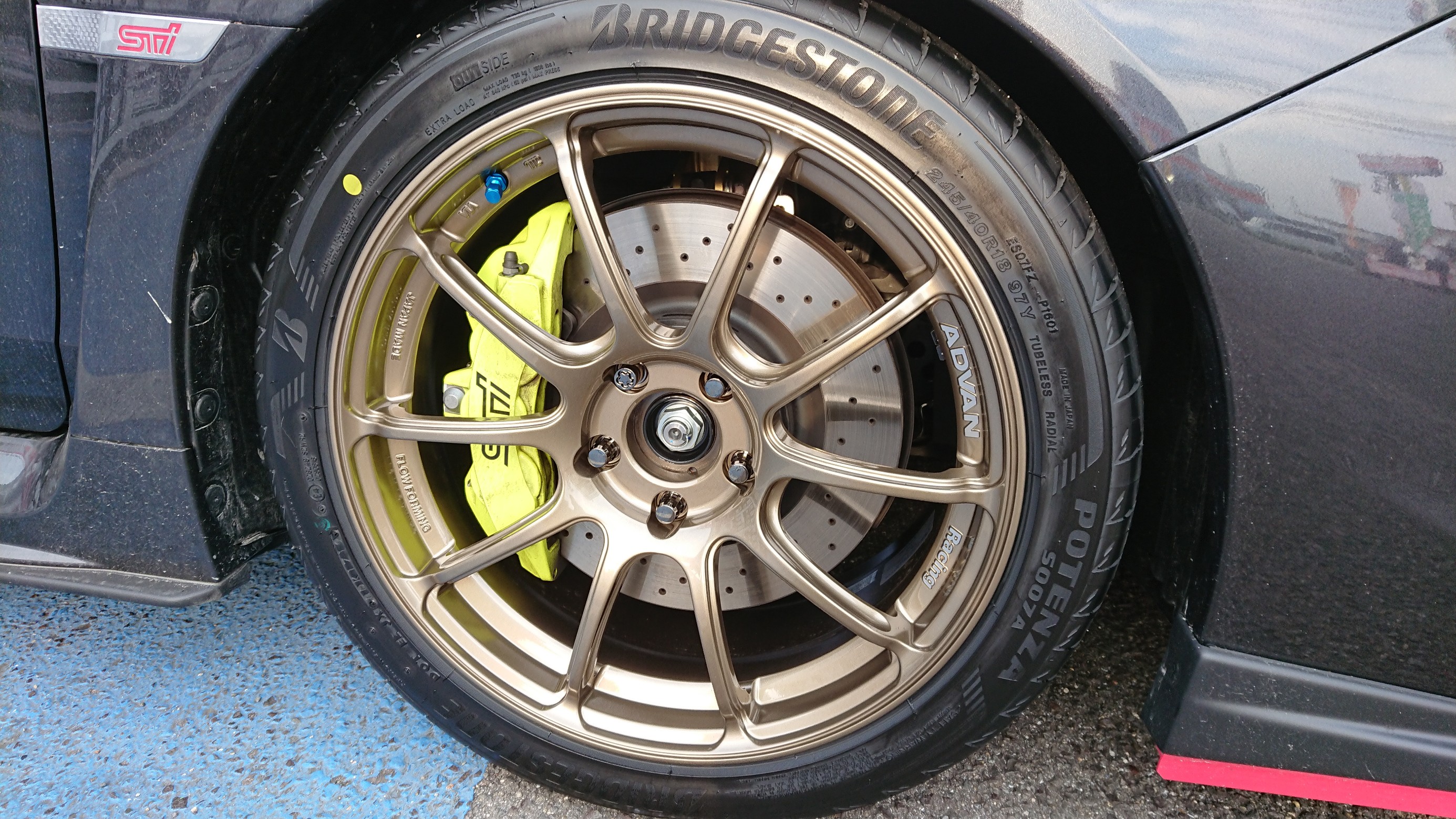 スバル Wrx Sti タイヤ ホイール交換 スバル Wrx Sti タイヤ タイヤ ホイール関連 タイヤ ホイール交換 サービス事例 タイヤ館 大分 タイヤからはじまる トータルカーメンテナンス タイヤ館グループ