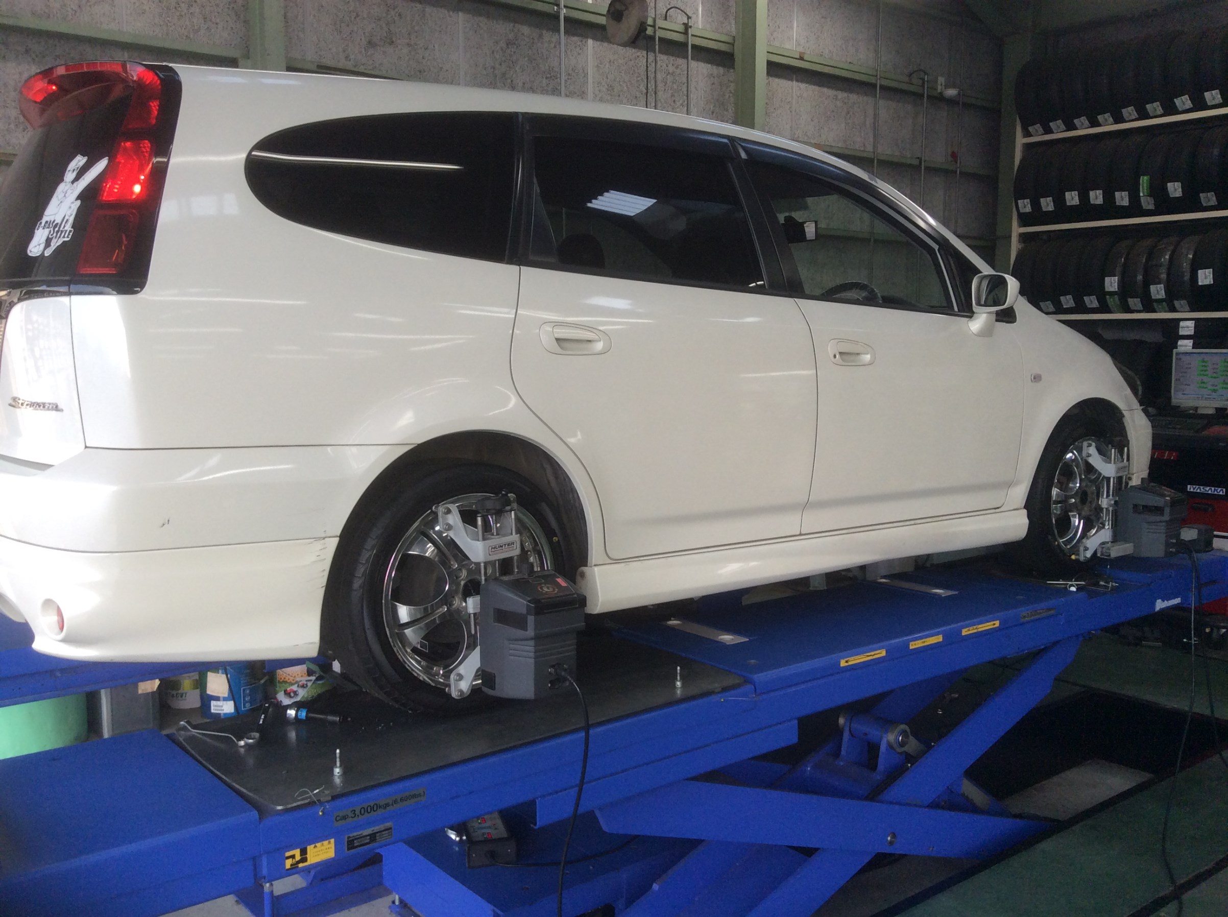 ホンダ ストリーム ｒｎ1 アライメント調整です ホンダ ストリーム 総和店こだわり作業 タイヤ館 総和 茨城県のタイヤ カー用品ショップ タイヤからはじまる トータルカーメンテナンス タイヤ館グループ