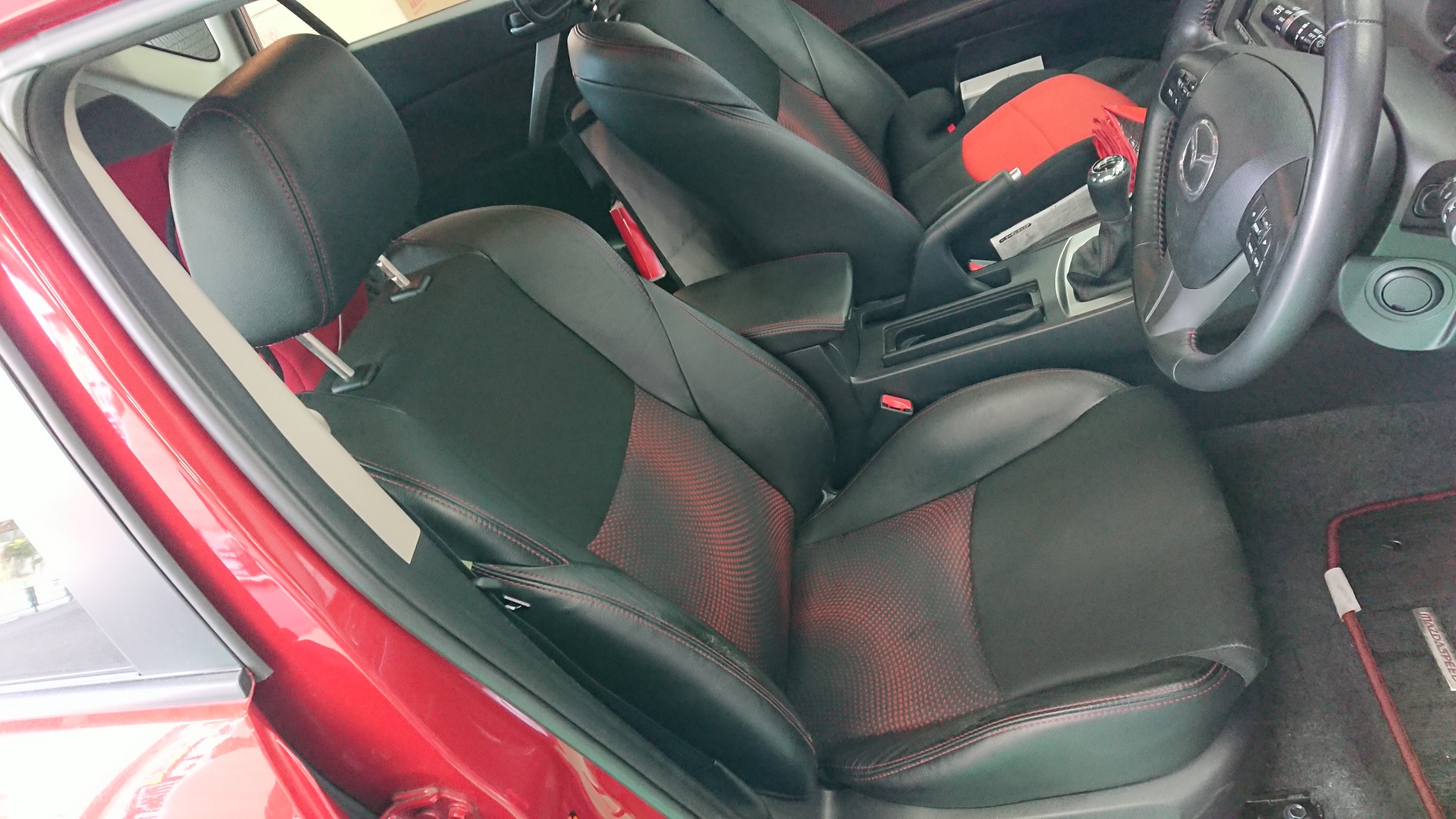 マツダスピード アクセラ レカロrsｰg マツダ マツダスピードアクセラ その他 パーツ取付 各種用品取付 スタッフ日記 タイヤ館 石神井 東京都のタイヤ カー用品ショップ タイヤからはじまる トータルカーメンテナンス タイヤ館グループ