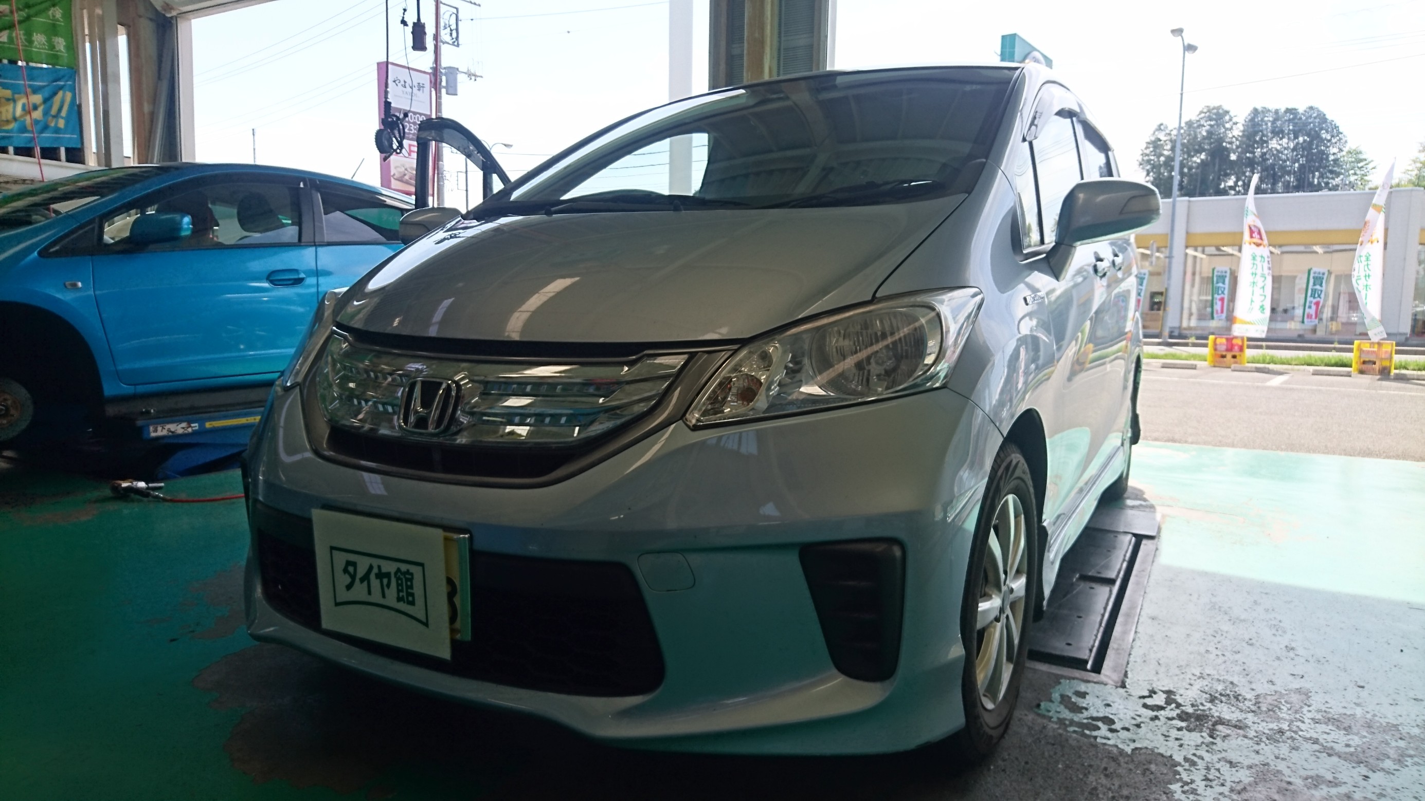 ホンダ フリード ドライブレコーダー取り付け ホンダ フリード その他 サービス事例 タイヤ館 宇都宮西 タイヤからはじまる トータルカーメンテナンス タイヤ館グループ