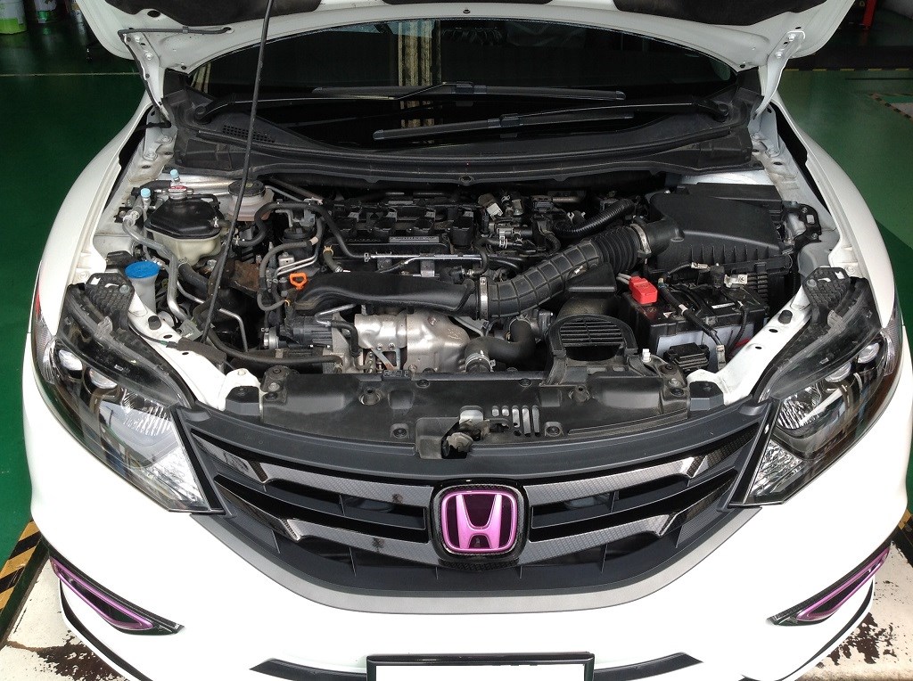 ホンダ ジェイドRS スパークプラグを交換しました。 | ホンダ ジェイド メンテナンス商品 パーツ取付 > 各種用品取付 | スタッフ日記 | タイヤ館 和田山 | 兵庫県のタイヤ、カー用品ショップ タイヤからはじまる、トータルカーメンテナンス タイヤ館グループ ホンダ ジェイドRS スパークプラグを交換しました。 | ホンダ ジェイド メンテナンス商品 パーツ取付 > 各種用品取付 | スタッフ日記 | タイヤ館 和田山 | 兵庫県のタイヤ、カー用品ショップ タイヤからはじまる、トータルカーメンテナンス タイヤ館グループ