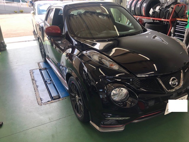 ジュークニスモ レカロ Rs G ブラックxレッド取付 サービス事例 タイヤ館 多摩境 タイヤからはじまる トータルカーメンテナンス タイヤ館グループ