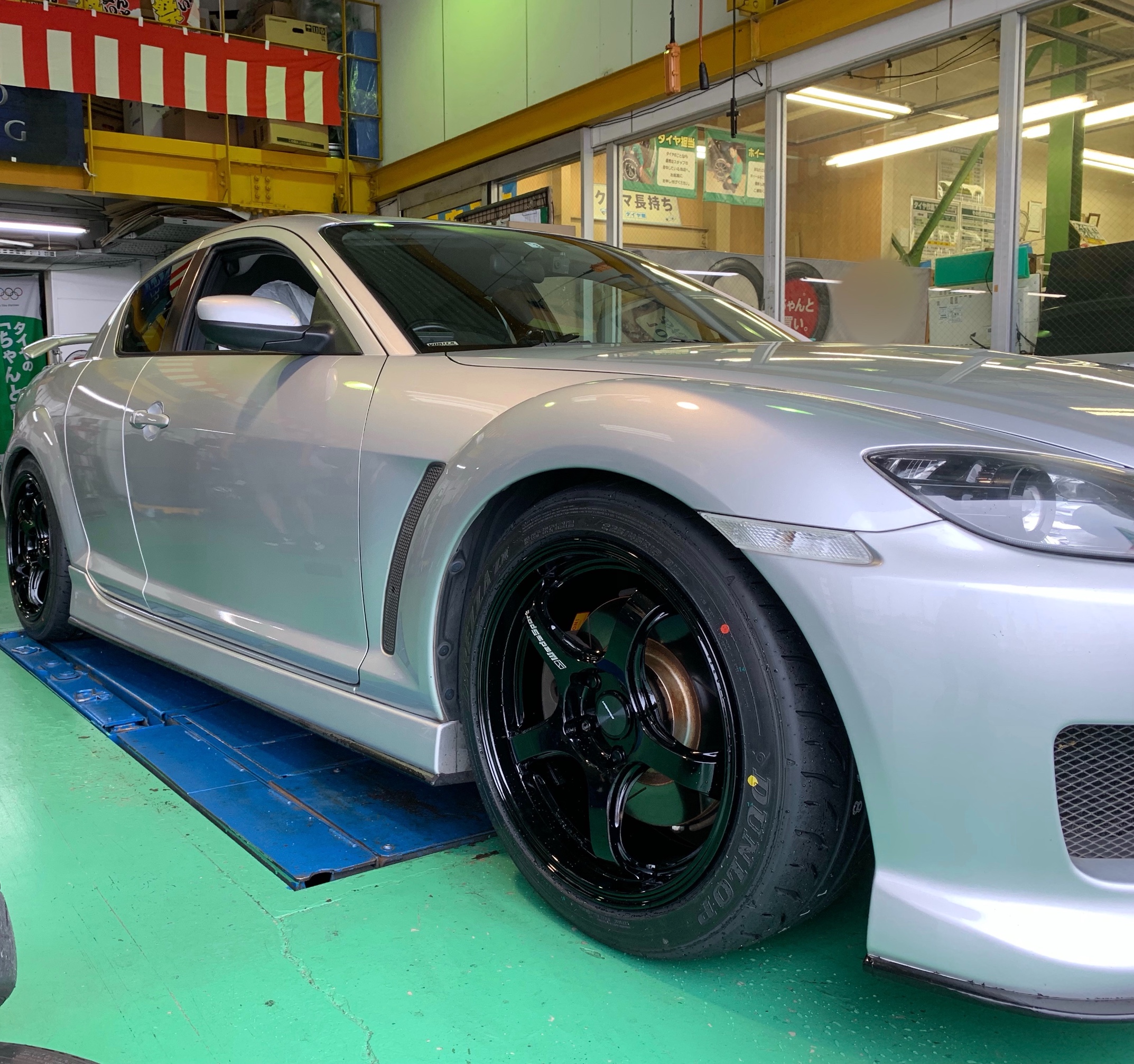 RX-8にWEDSSPORT RN05M | マツダ RX-8 ホイール タイヤ・ホイール関連
