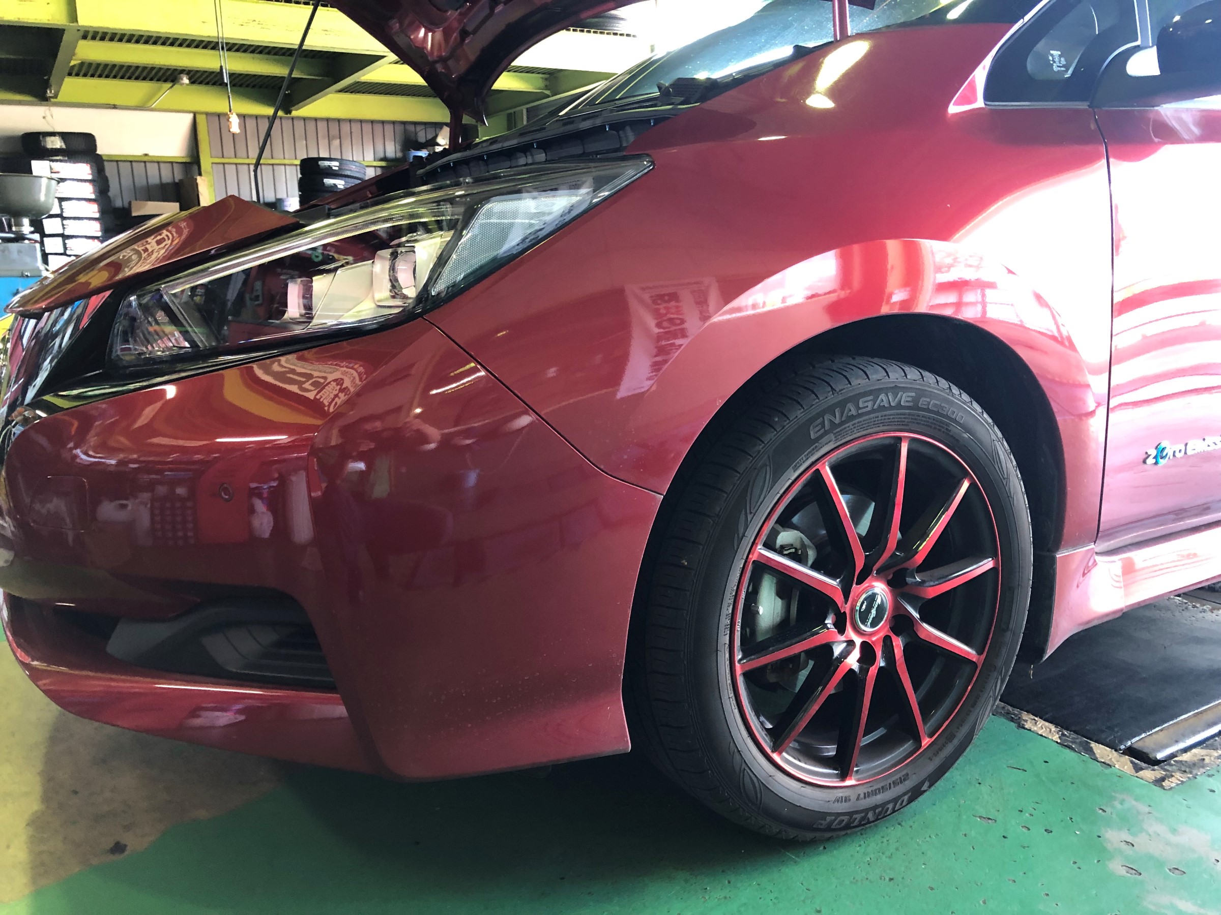 リーフに車高調 日産 リーフ その他 パーツ取付 サスペンション取付 スタッフ日記 タイヤ館 姫路 兵庫県のタイヤ カー用品ショップ タイヤからはじまる トータルカーメンテナンス タイヤ館グループ