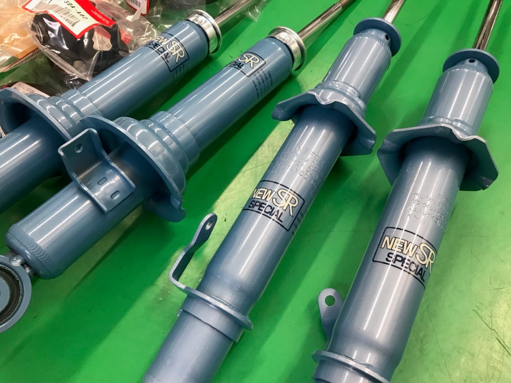 ホンダ オデッセイRB3 KYB NEW SR ショックアブソーバー＆ブレーキ