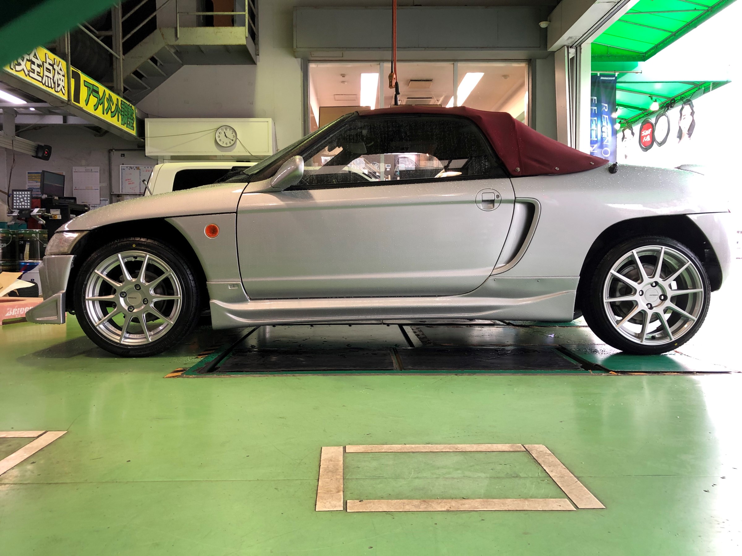 ホンダ ビートのタイヤ ホイールの交換をしましたっ ホンダ ビート ホイール タイヤ ホイール関連 タイヤ ホイール交換 技術サービス施工事例 タイヤ館 福岡東 タイヤからはじまる トータルカーメンテナンス タイヤ館グループ