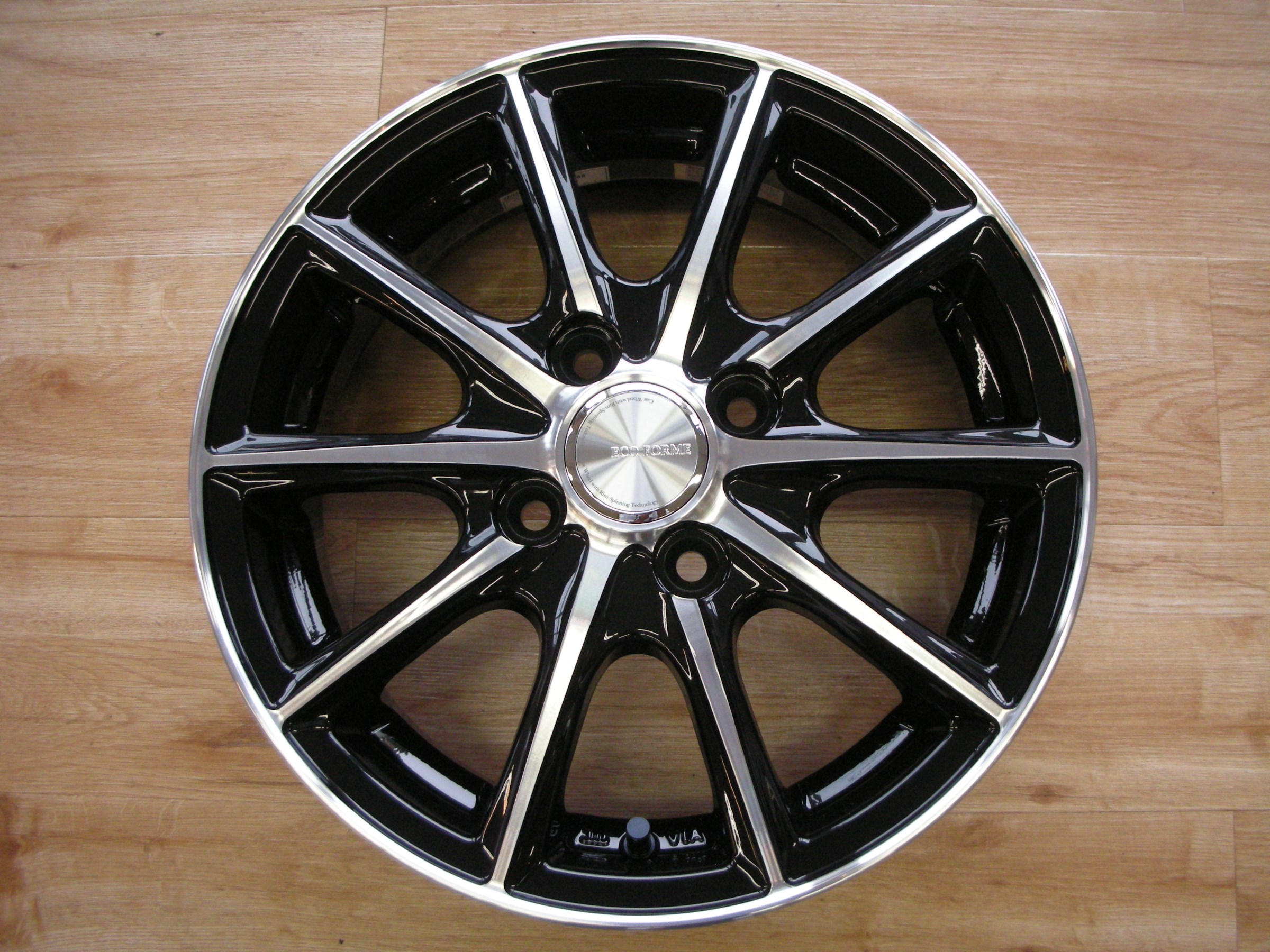ECO FORME CRS15 | BRIDGESTONE WHEEL GRAFFITI
