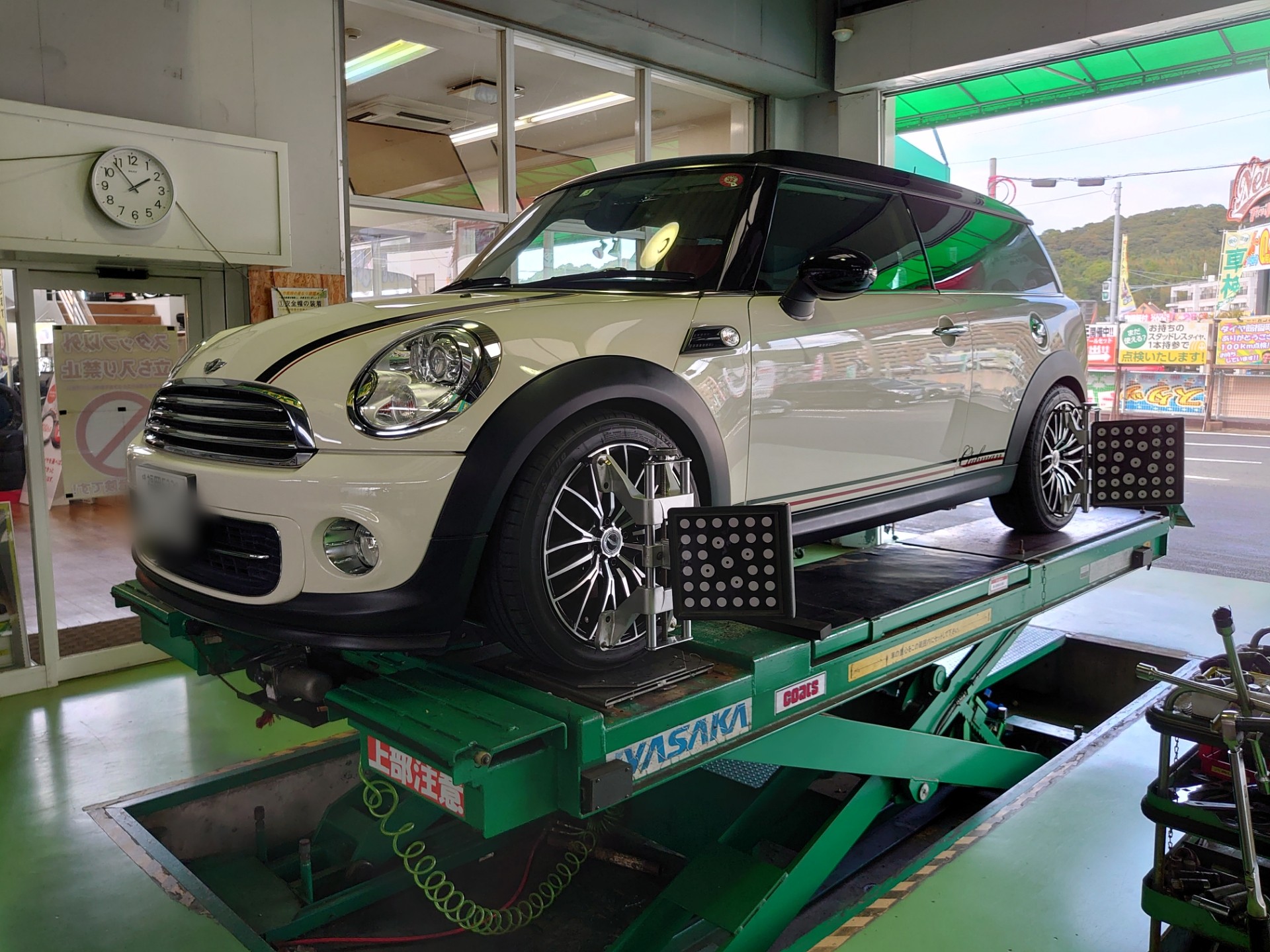 ミニ クラブマン R55 Mini Clubman アライメント調整しました ミニ クラブマン タイヤ タイヤ ホイール関連 4輪トータルアライメント調整 技術サービス施工事例 タイヤ館 福岡東 タイヤからはじまる トータルカーメンテナンス タイヤ館グループ