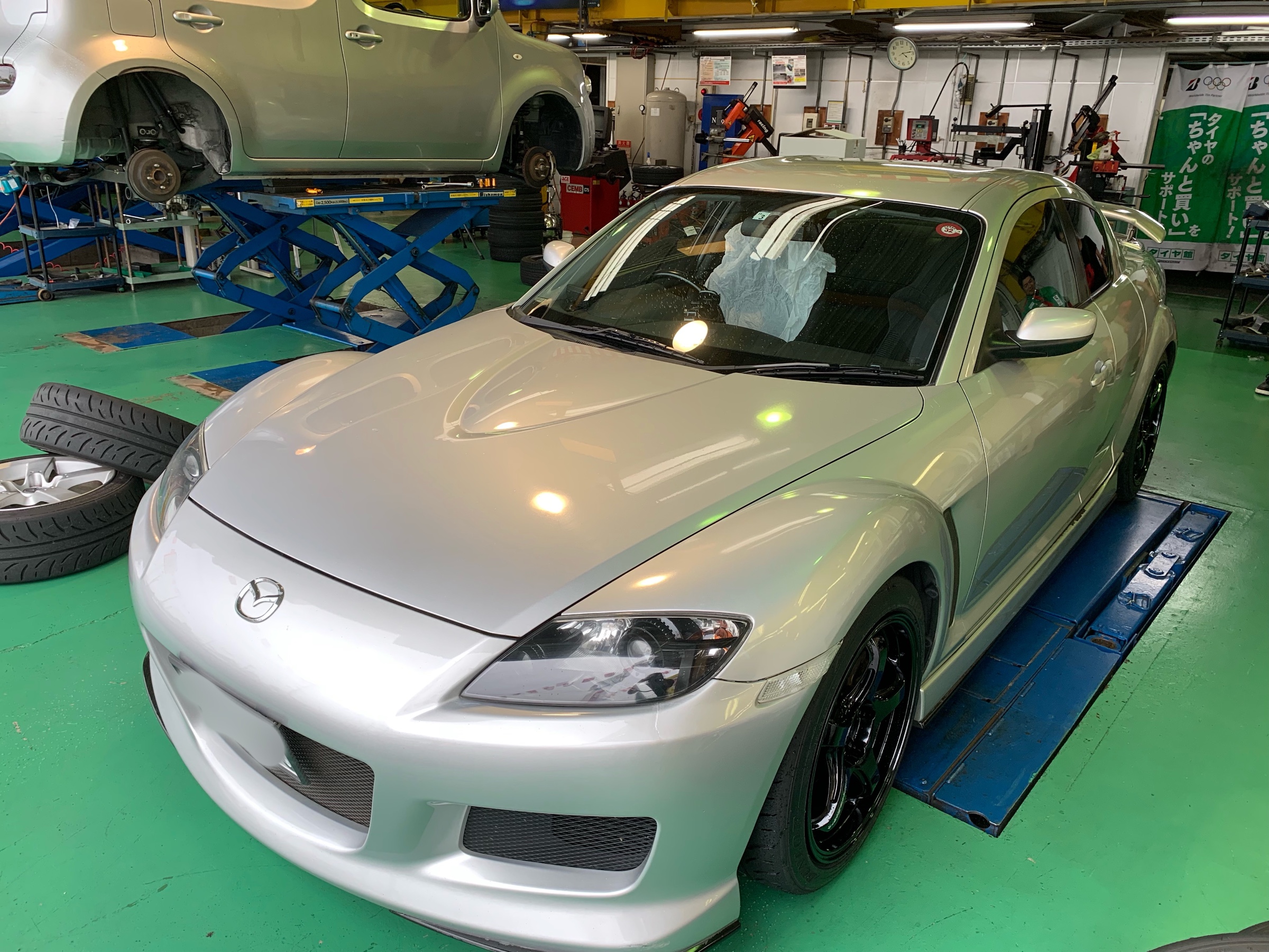 Rx 8にwedssport Rn05m マツダ Rx 8 ホイール タイヤ ホイール関連 タイヤ ホイール交換 サービス事例 タイヤ館 さつま泉北 タイヤからはじまる トータルカーメンテナンス タイヤ館グループ