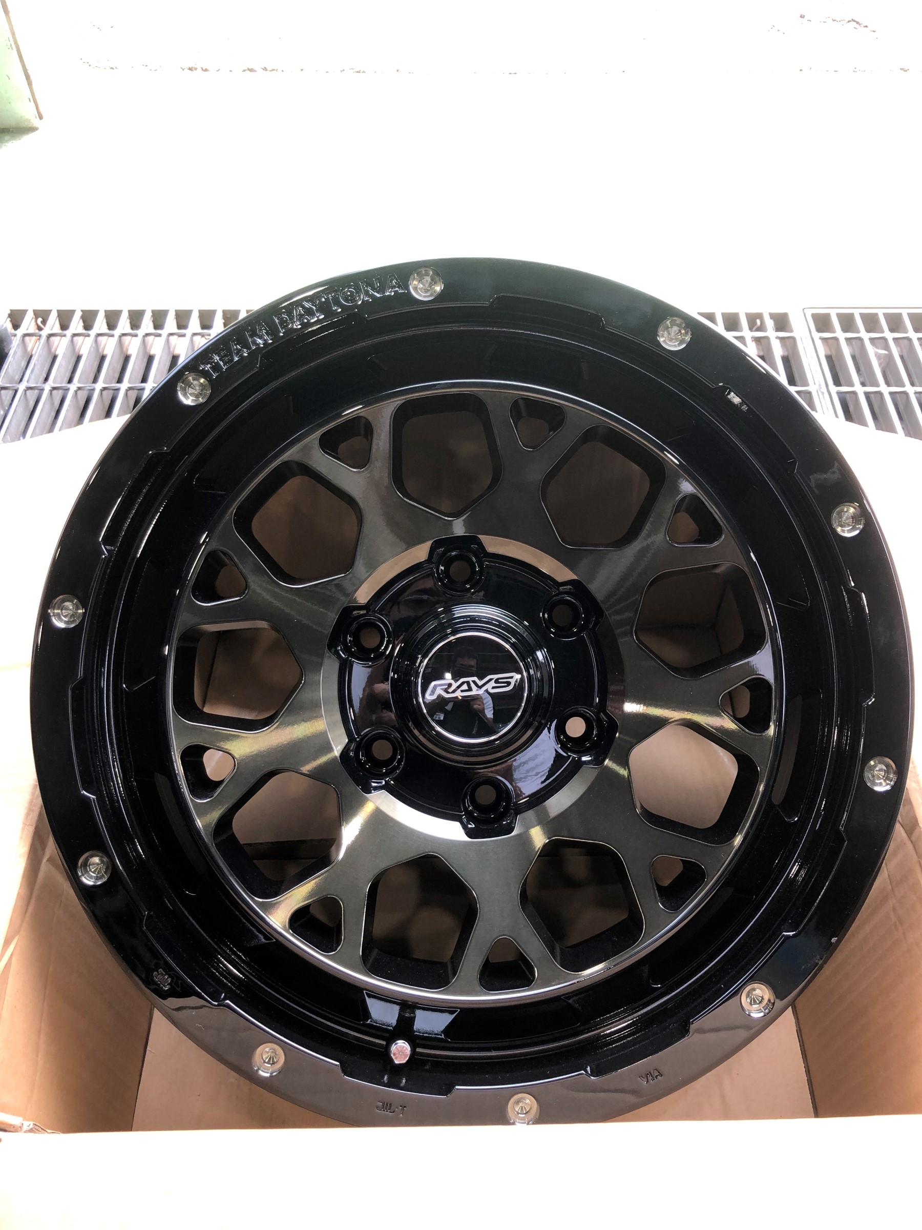 RAYS製 SUV用ホイール『TEAM DAYTONA M9』 | 店舗